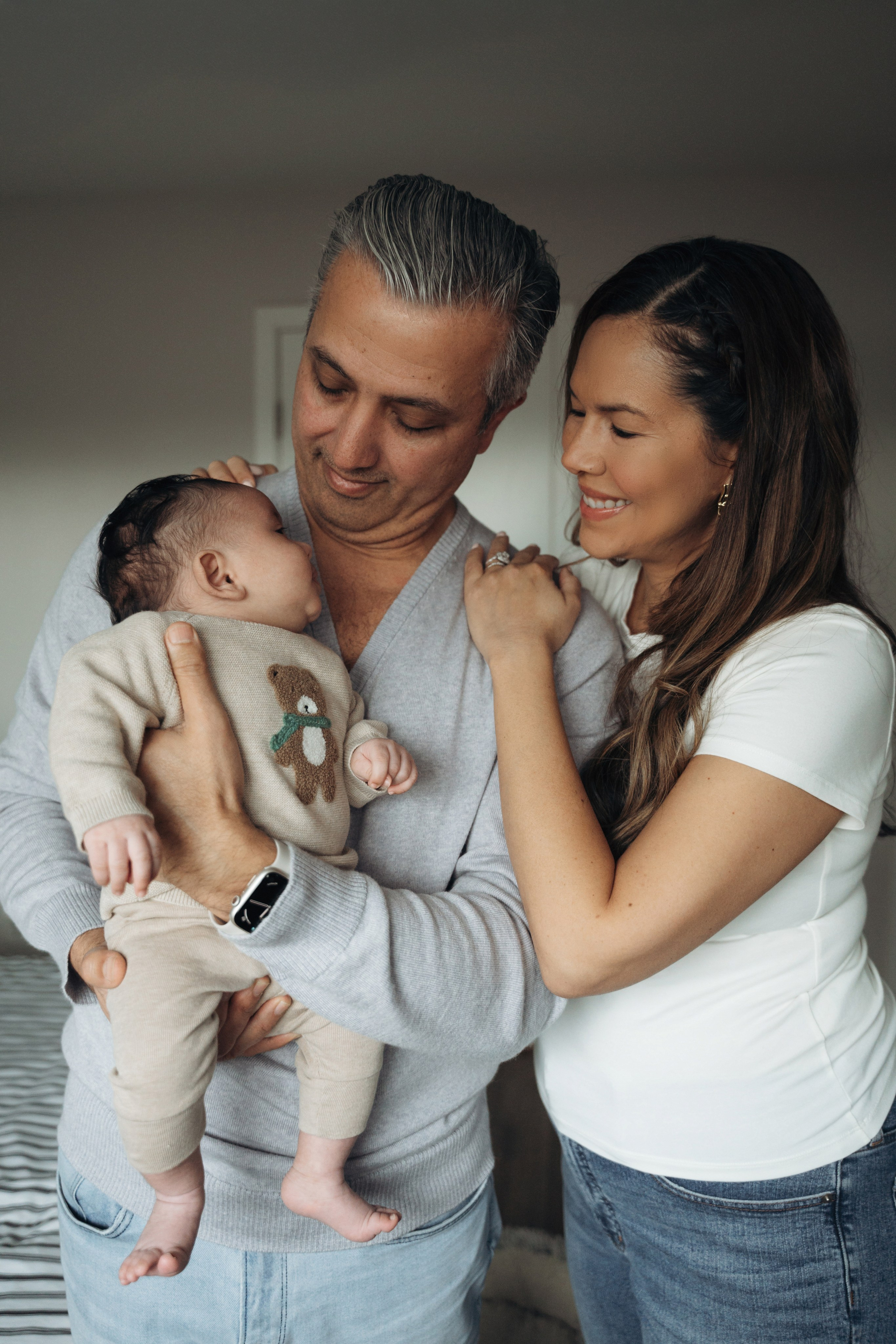 Santa Monica Family photographer. Los Angeles family photographer. Family photography. Family photoshoot. Maternity photoshoot. Beach family photoshoot. Home family photoshoot. Maternity beach photoshoot. Family holiday photoshoot. Family photographer. Photographer for families