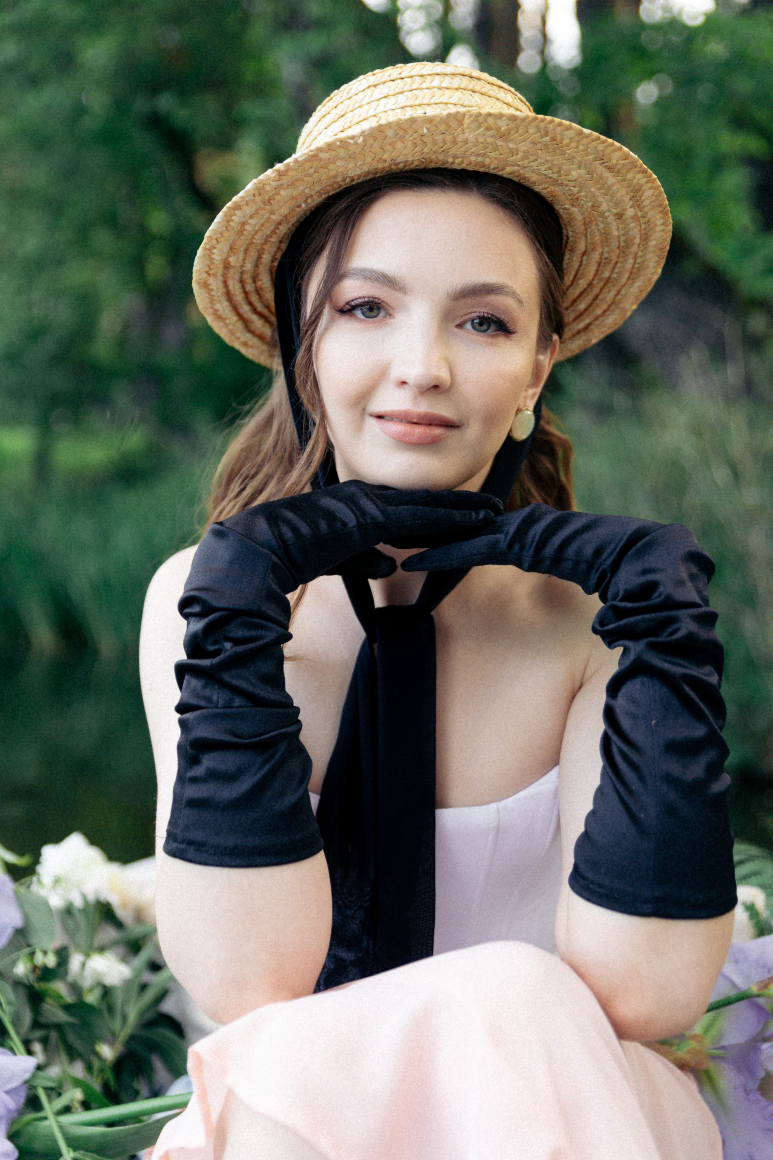 Boat & flowers. Photographer Anna Curly | Weddings and Events in Dubai