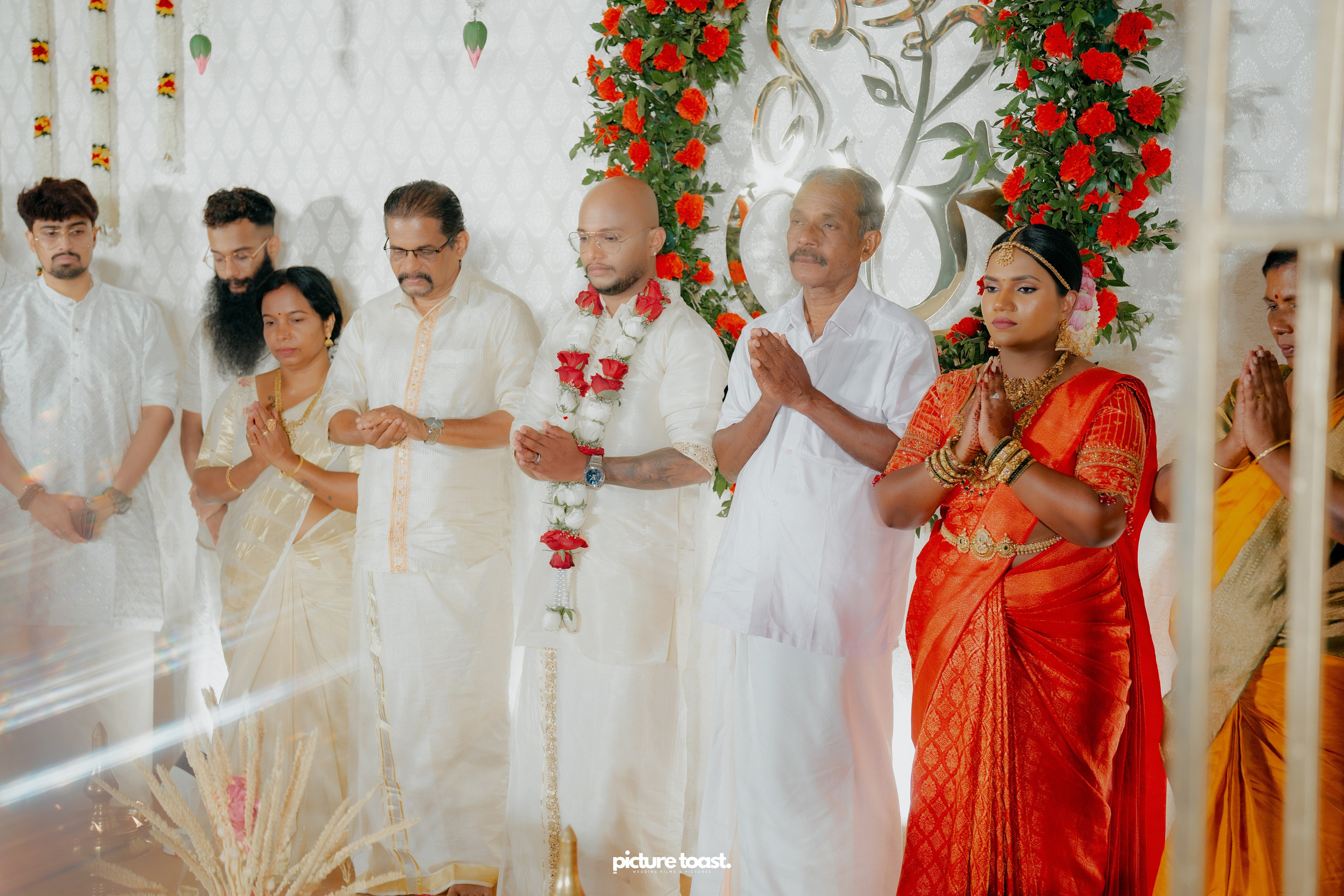 Traditional Kerala Hindu Wedding Ft. Anusree & Vishnu. Fine art Wedding Photographers in India & Canada