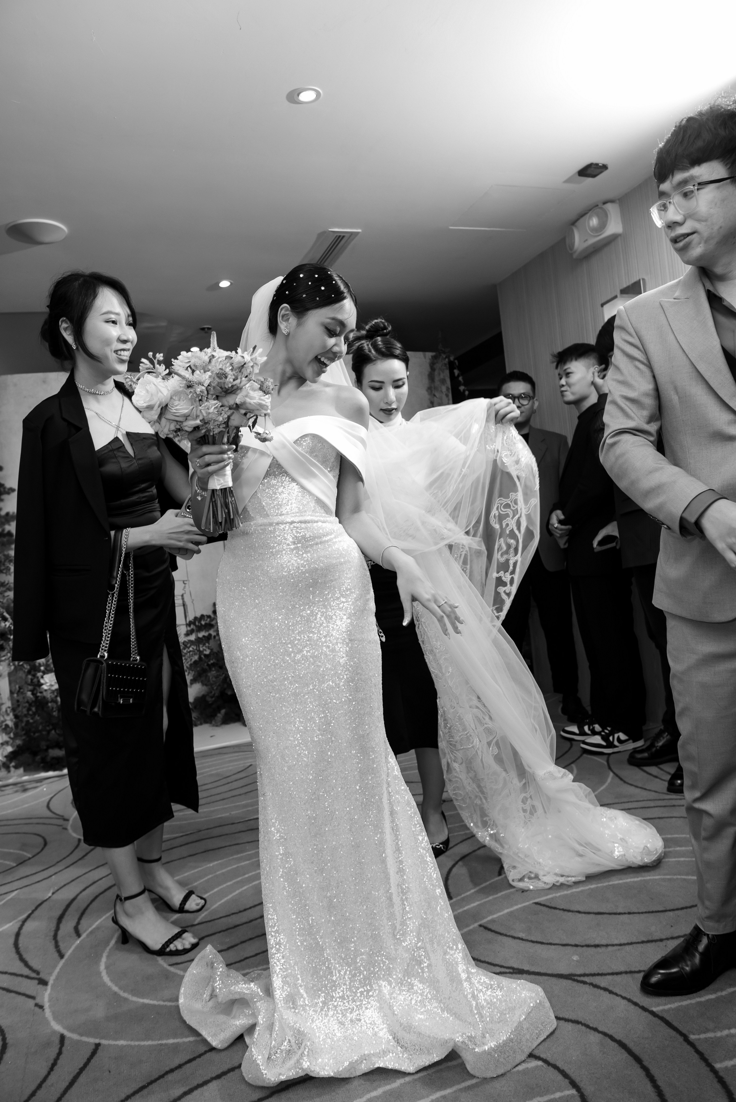 KHANG & QUYEN / Lavela Hotel. Saigon Wedding Present | Art Beyond Moments