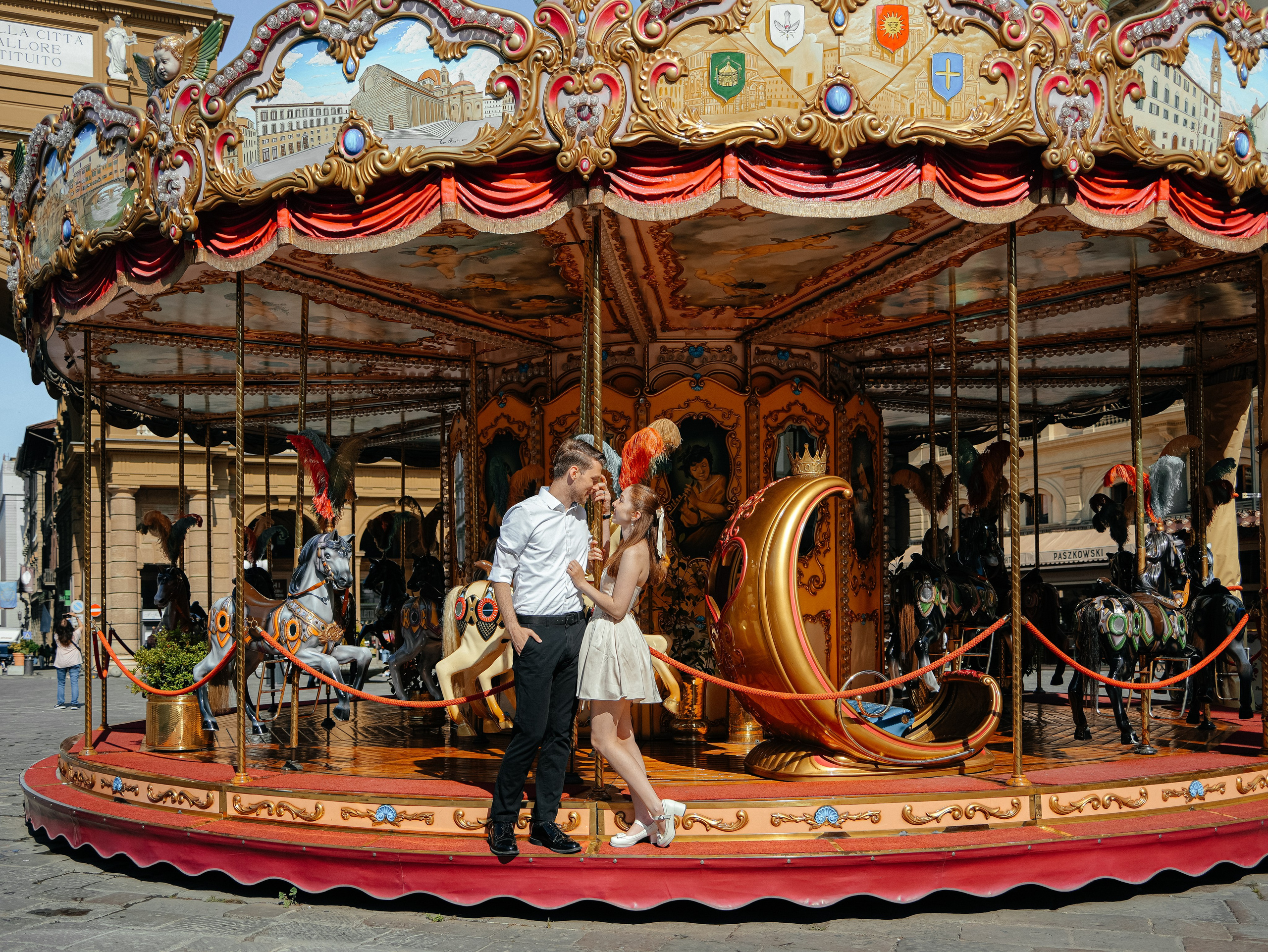 Classic Photoshoot Duomo & pz Michelangelo. Wedding Photographer in Italy