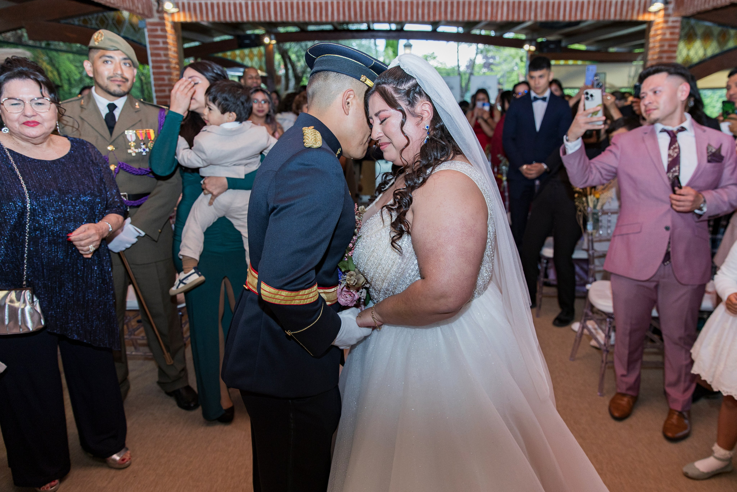 Alisan & Christofer – 2 de mayo de 2025. Rainbox Estudio de Fotografía