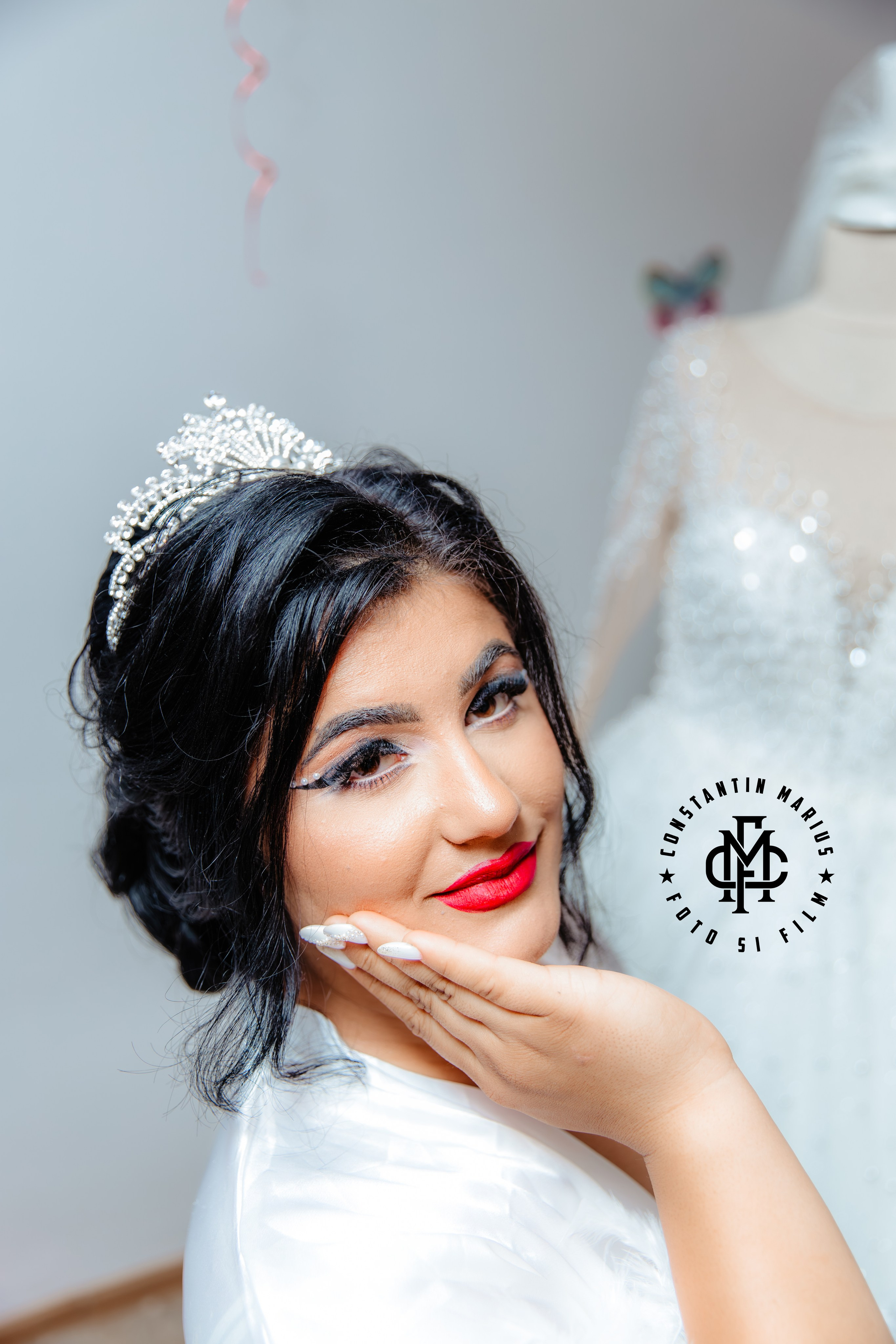 WEDDING PHOTOGRAPHY. DESPRE NOI