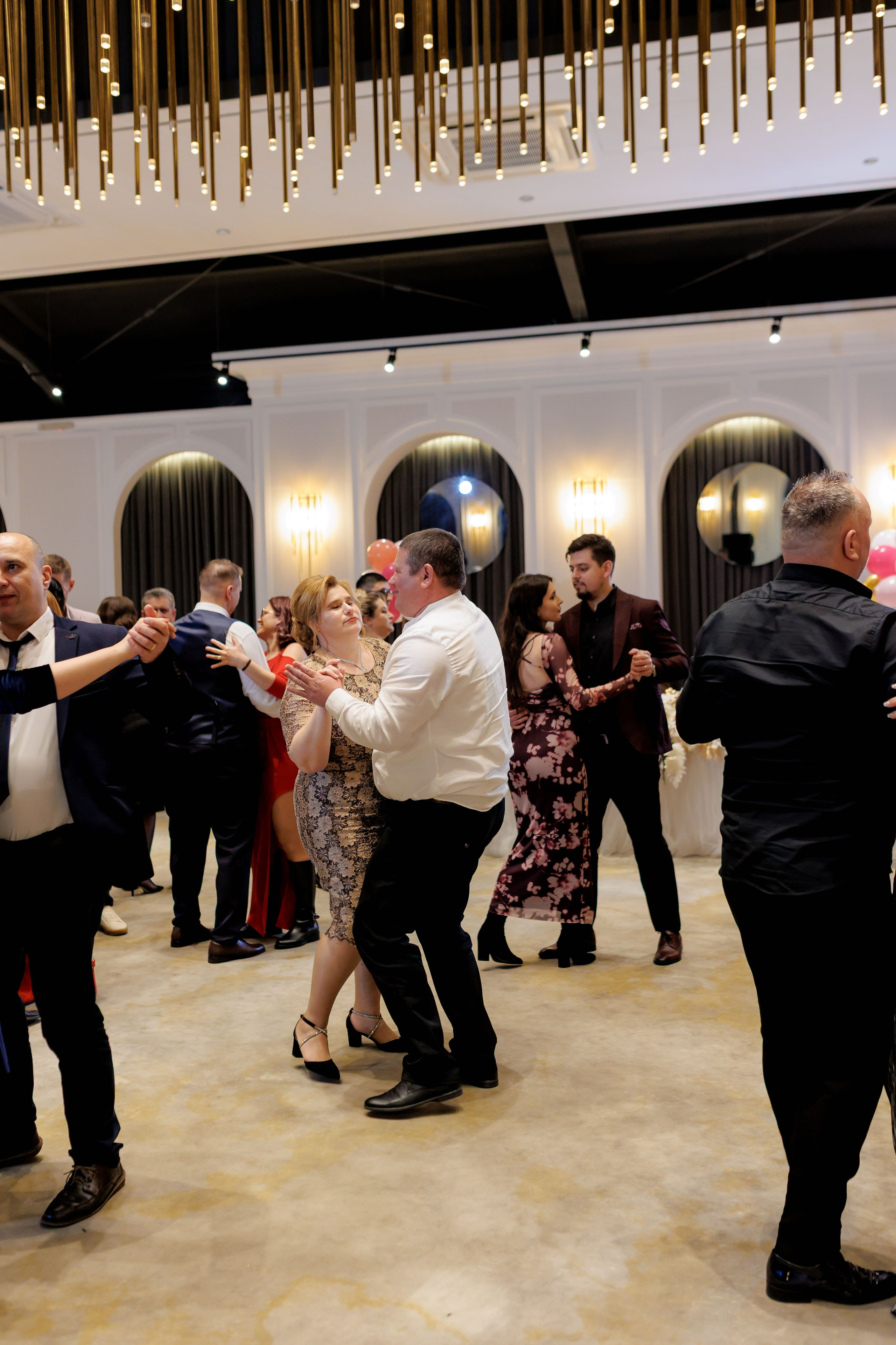 Povestea voastră, regizată de noi |Cristi Turculet Videograf Nuntă Suceava | wedding highlight. Servicii foto-video profesionale, pentru momente de neuitat