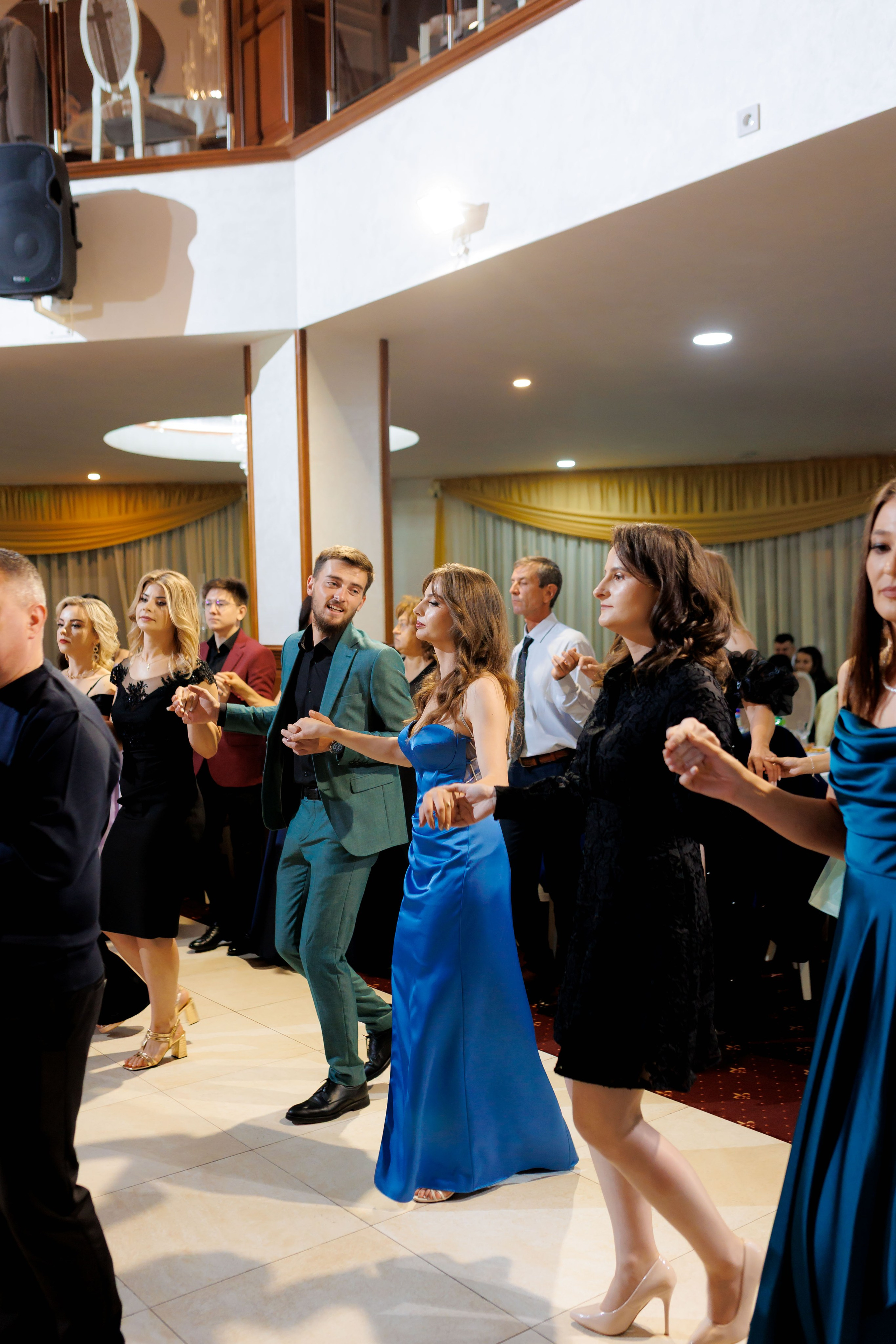 Loredana & Emilian – Ziua Nunții | Videografie - fotografie Botez Suceava, Iași, Botoșani. Servicii foto-video profesionale, pentru momente de neuitat