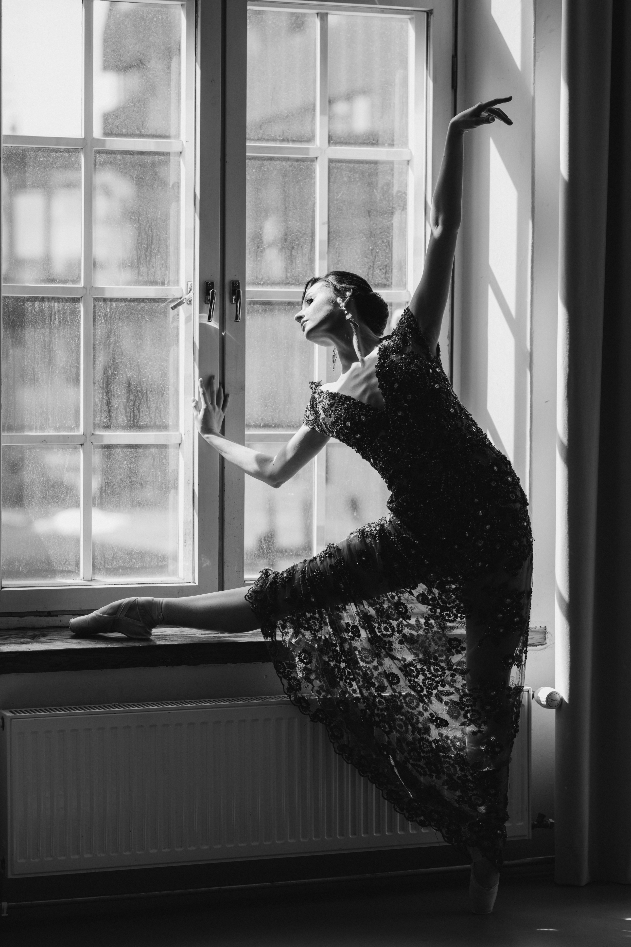 Riikka Couture, Riikka Ikäheimo, Violetta Keller, Portrait, Dancer. Wedding and potrait photographer in Helsinki Vickan O