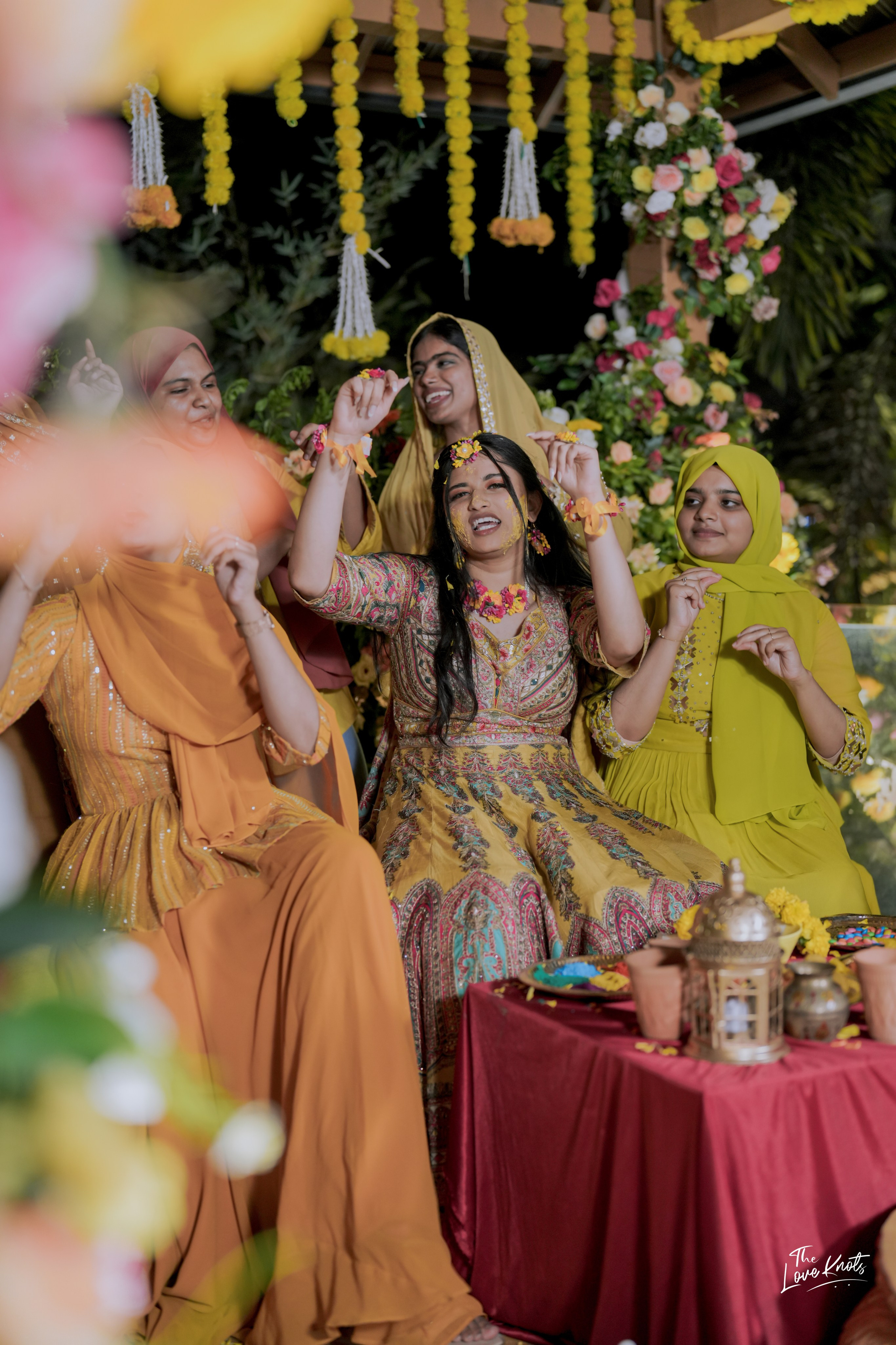 SHAHANA. Theloveknots