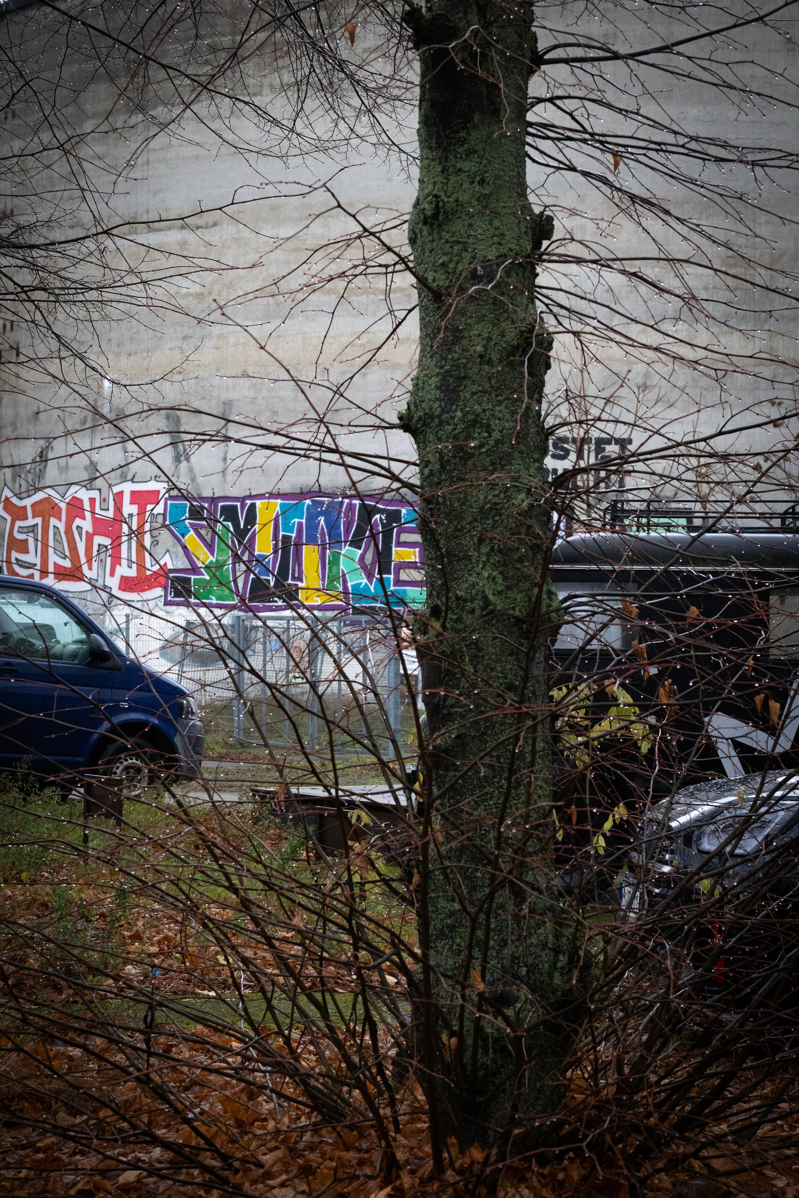 Berliner Mischung (in Farbe). BNW Around Photography