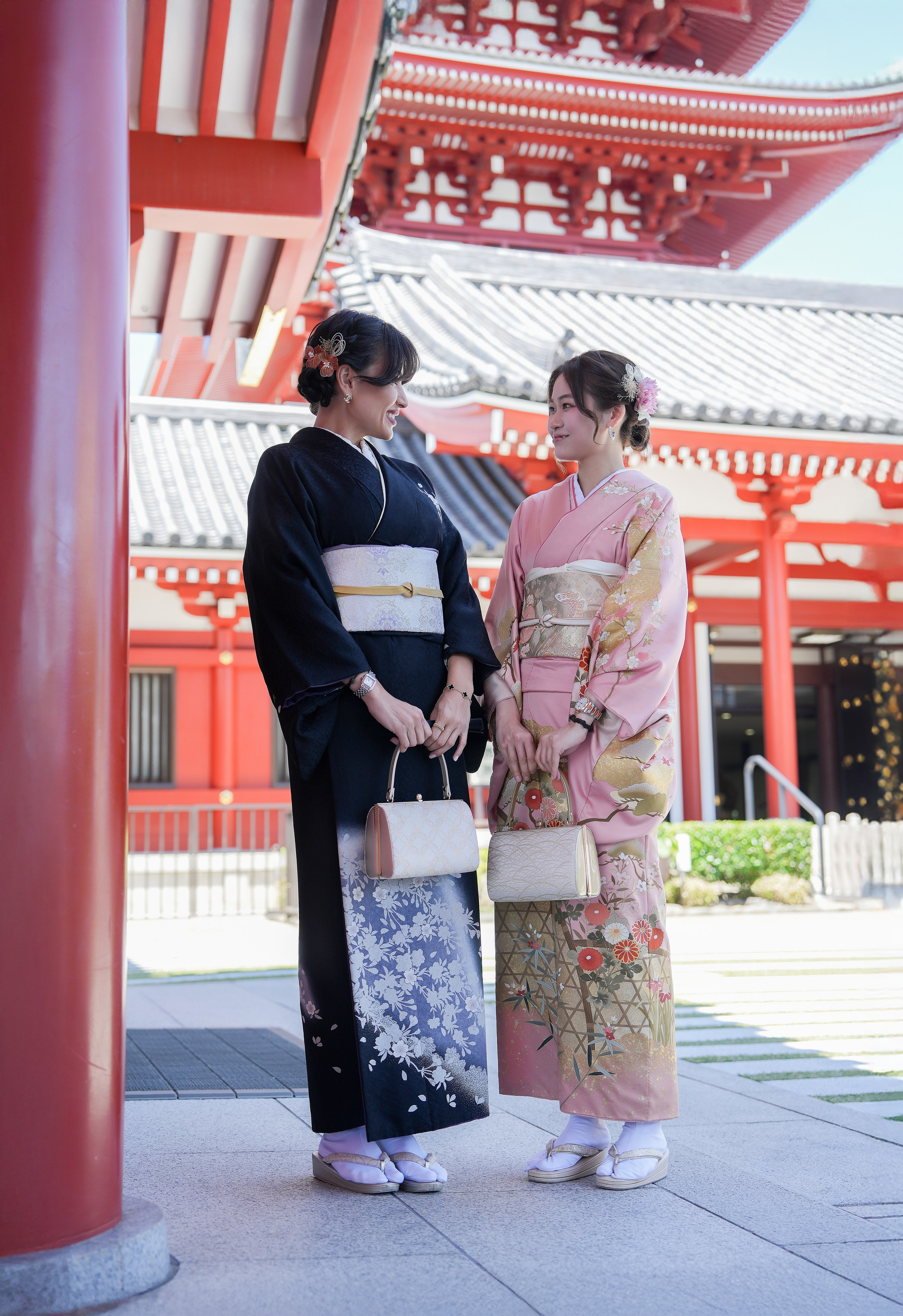 Съёмка в Кимоно возле храма. Фотограф в Токио Япония