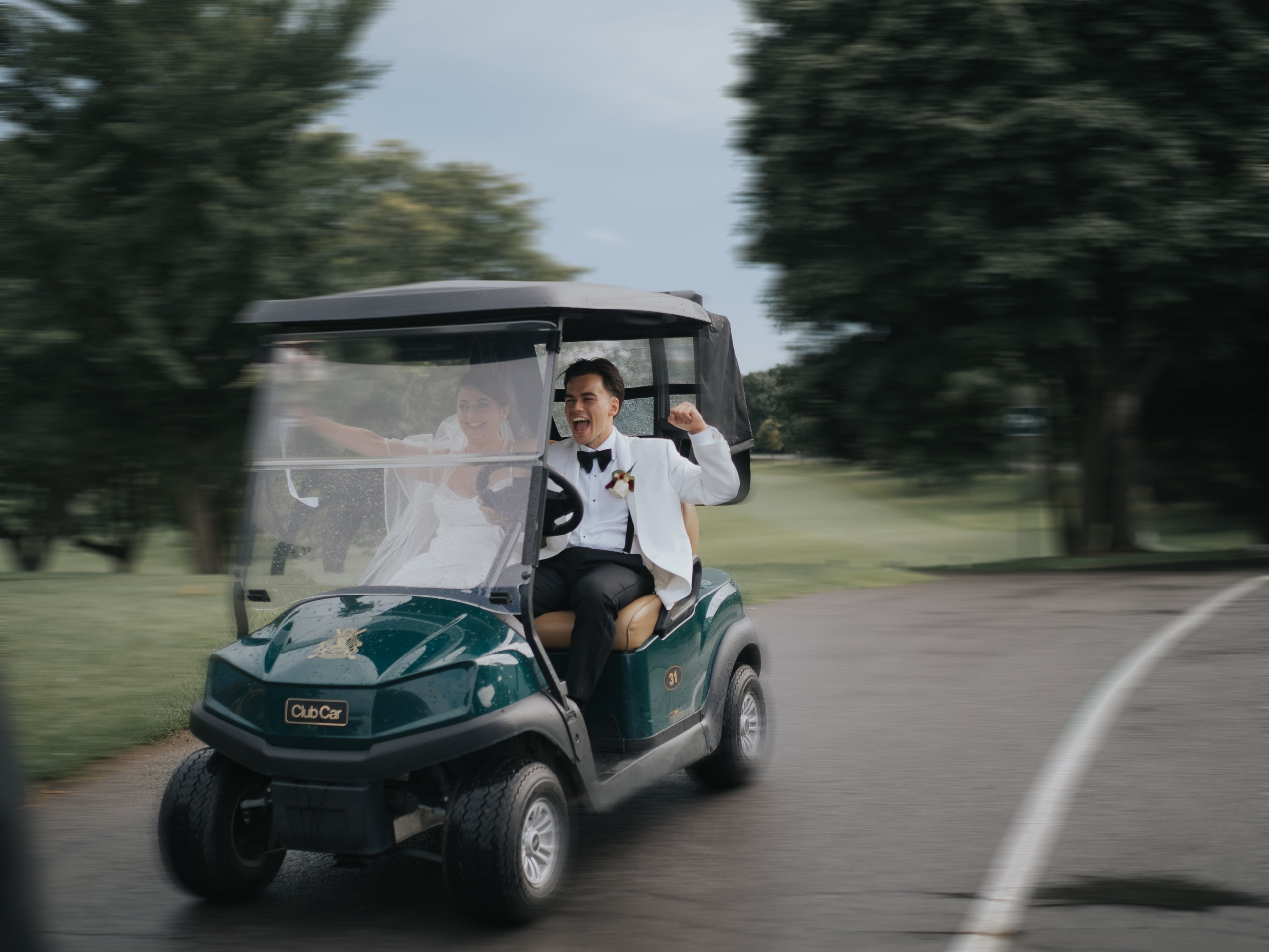 Wedding of Cassandra and Loïc in Beaconsfield, Montreal. Wedding and Family Photography Montreal Muriel Oe Photo