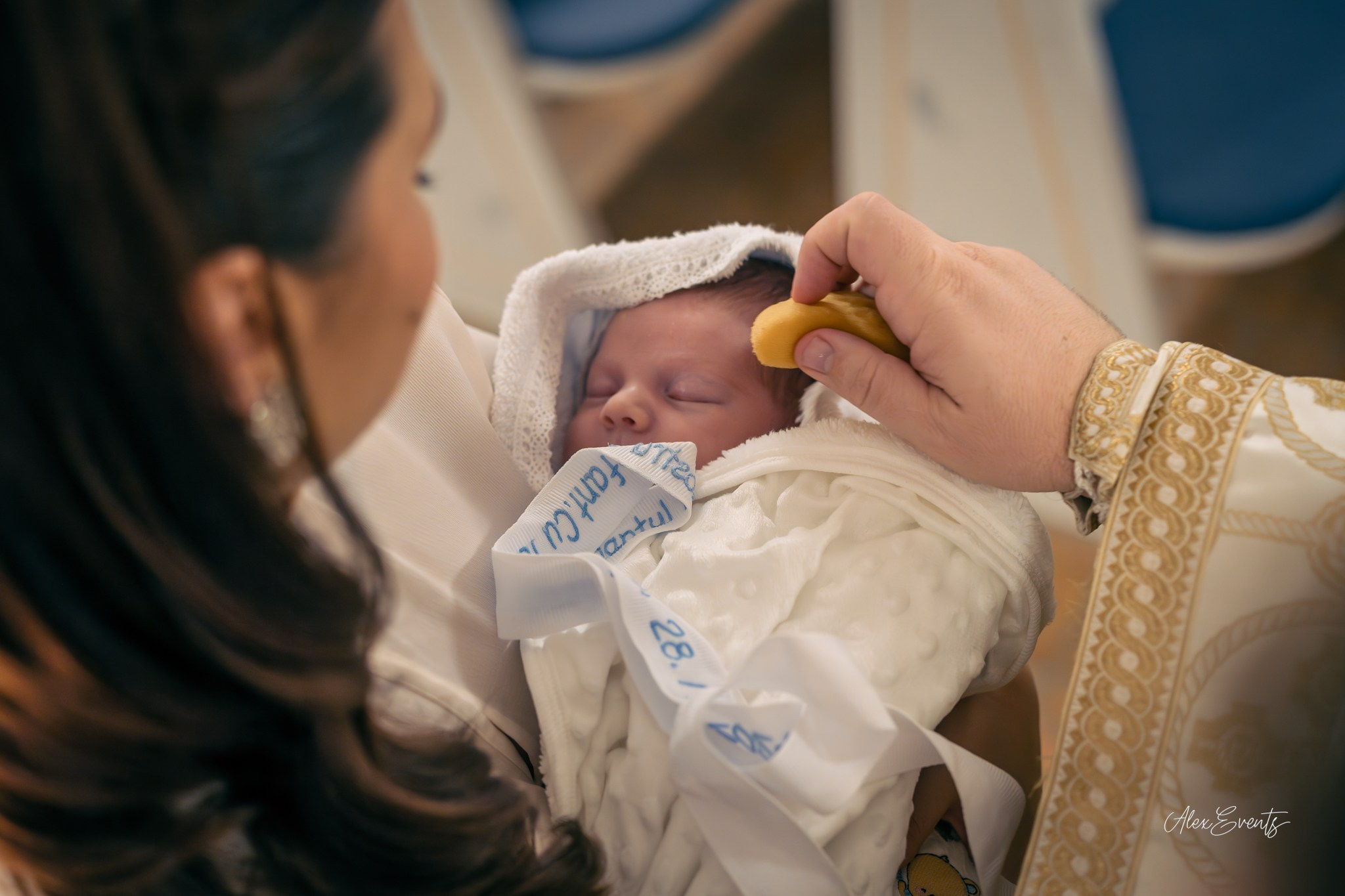 Botez romanesc autentic fotografiat la biserica romaneasca din Nykøbing Mors| Alex Events. AlexEvents Fotograf / Videograf de evenimente Danemarca DK Horsens, Arhus, Odense, Vejle.Nunta, botez, foto-studio
