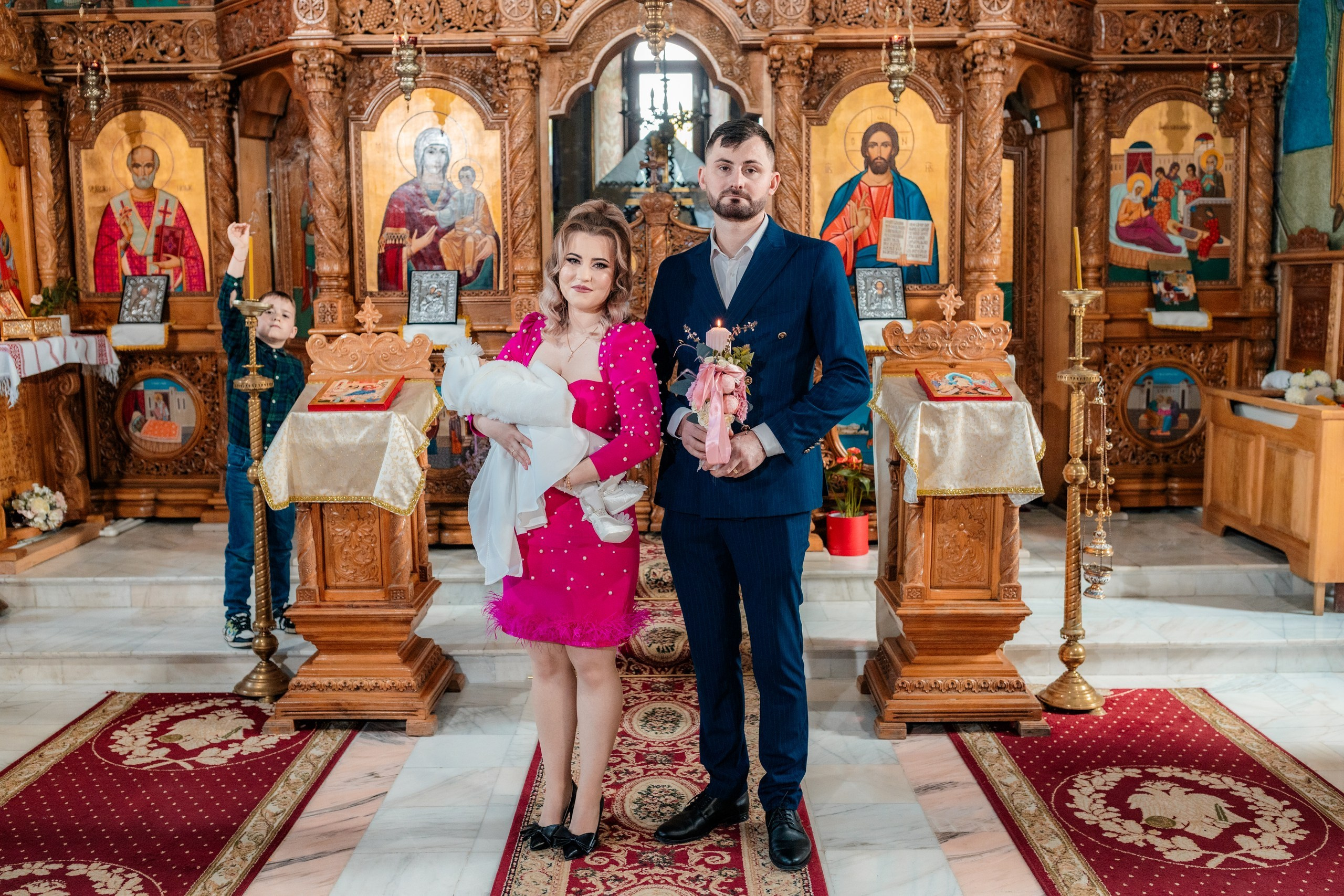 fotograf botez Miruna Parascheva, fotografie botez Botoșani, fotograf Alin Chirilă, amintiri botez, fotografii botez, botez Miruna Parascheva, fotograf copii, fotografie botez în Botoșani-alt="botez Miruna Parascheva, fotografie botez Alin Chirilă, amintiri botez, fotografii emoționante botez Botoșani"-- fotografii-botez-bebelus- amintiri-botez-micuț- moment-sfânt-crestinare- fotografie-emotionanta-botez- detalii-botez-bebelusi- parinti-fericiti-la-botez- fotograf-botez-profesionist- botez-in-biserica-ortodoxa- micuț-botezat-cu-emoție- zâmbete-și-lacrimi-la-botez- bebeluș-la-cristelniță- decor-botez-colorat- botez-cu-dragoste-și-credință- emotie-pura-la-botez- fotograf-botez-botosani- botez-iasi-suceava-fotograf- amintiri-nepretuite-botez