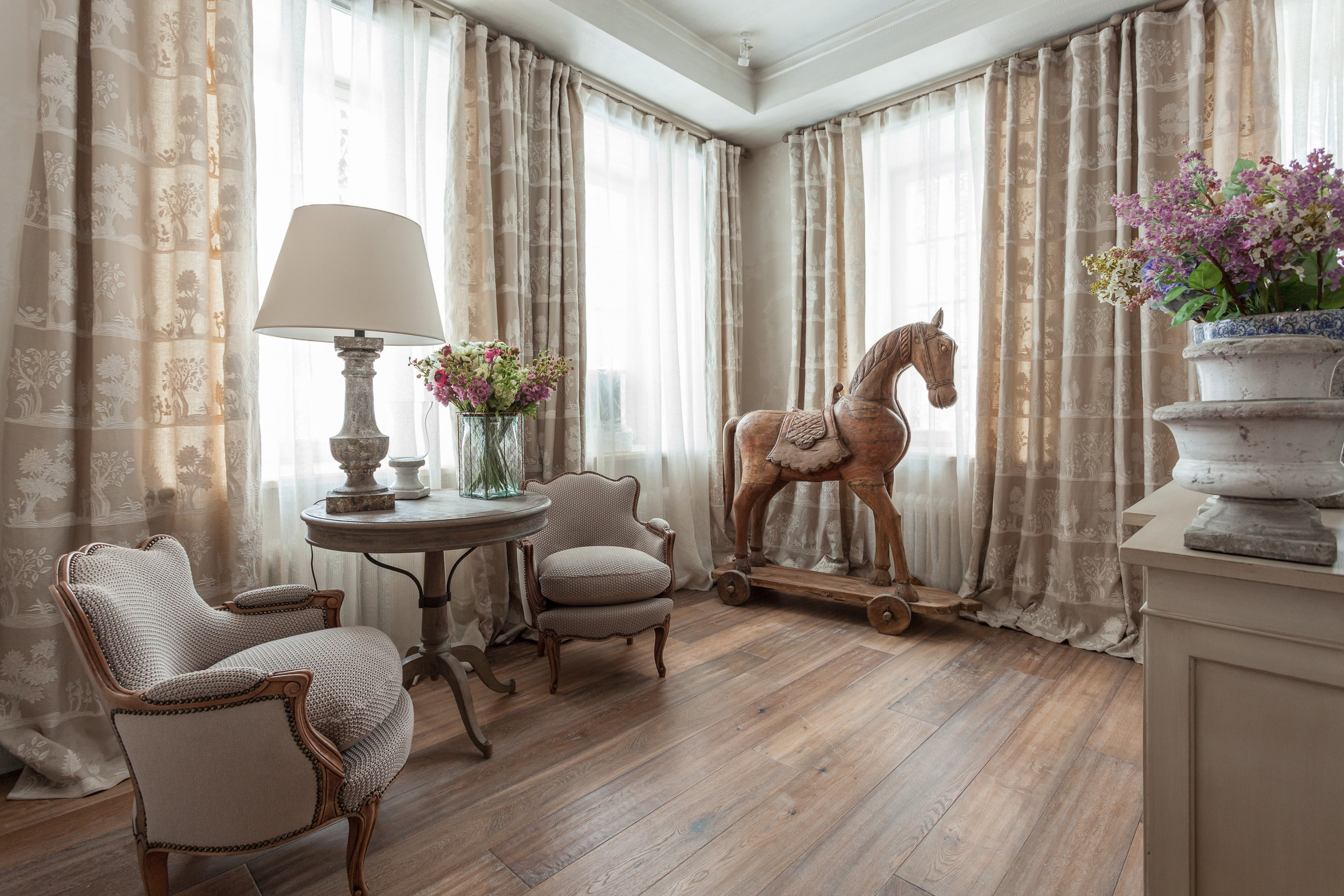 Provence style living room interior - photographer Andrey Dunin