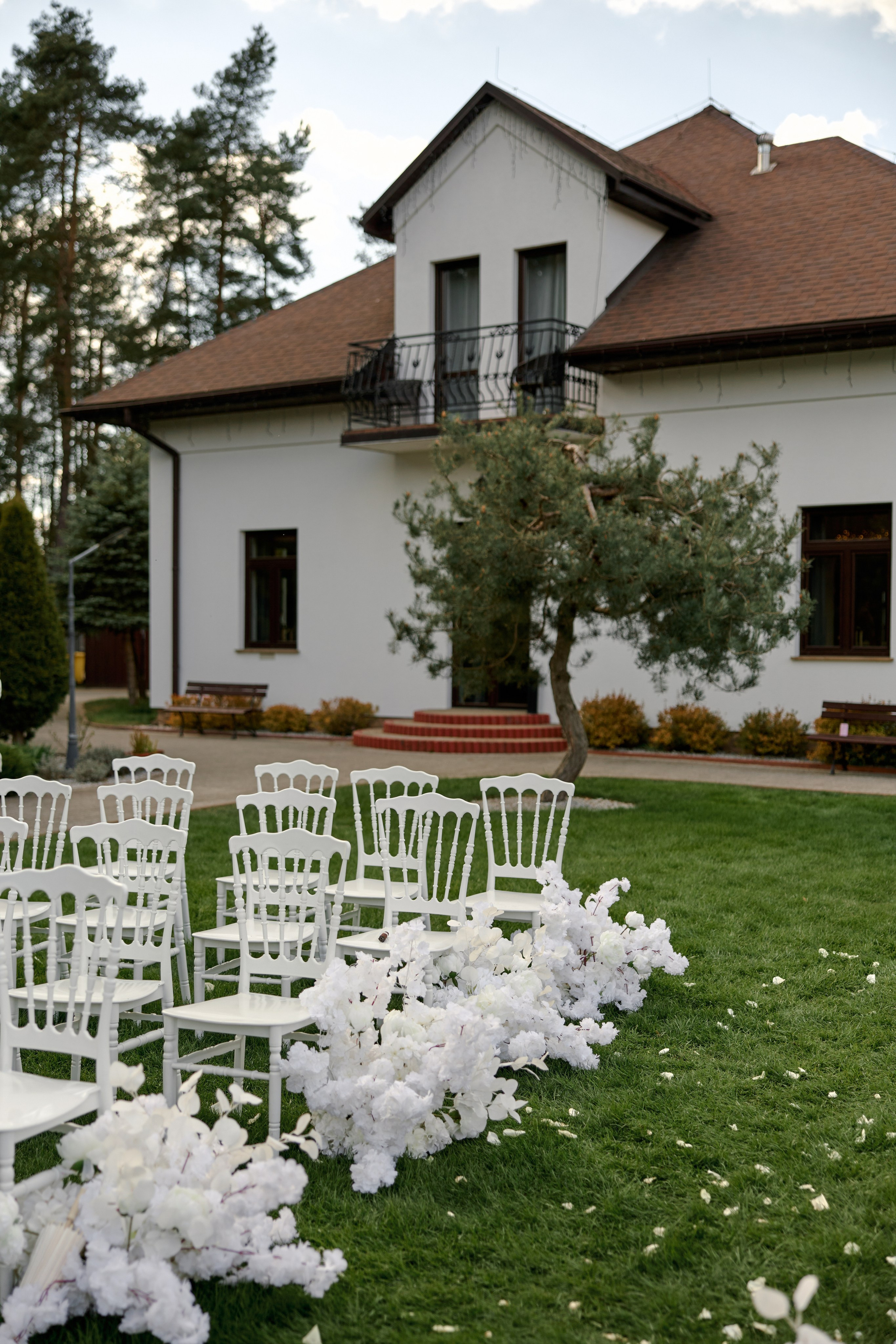 Natalia & Roman. Dworek przy lesie. Fotograf ślubny i rodzinny w Krakowie Yana Klymova