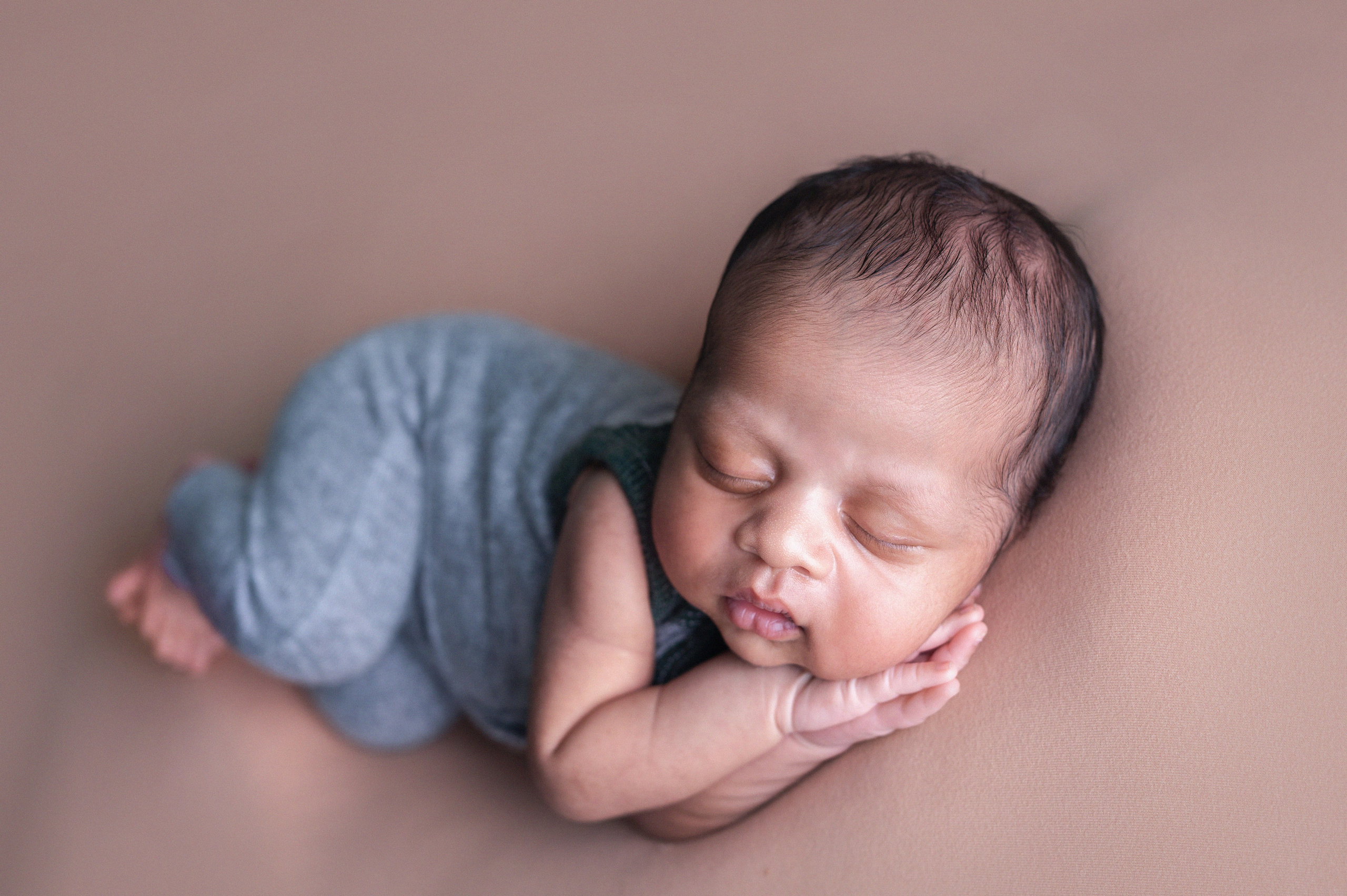 Vihaan 15 days. In-home newborn photography Raleigh & area Katya Kulikova