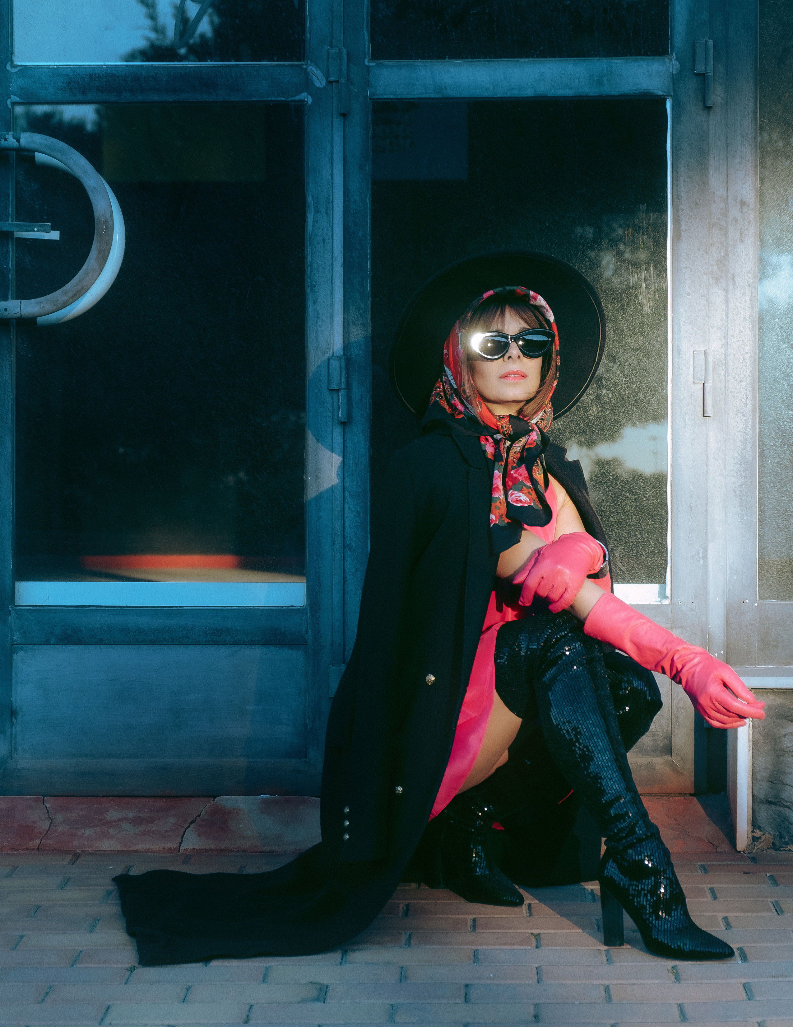 Стрит фэшн фотосессия в промышленной части Торревьехи, Аликантe | Фэшн фотограф Испания