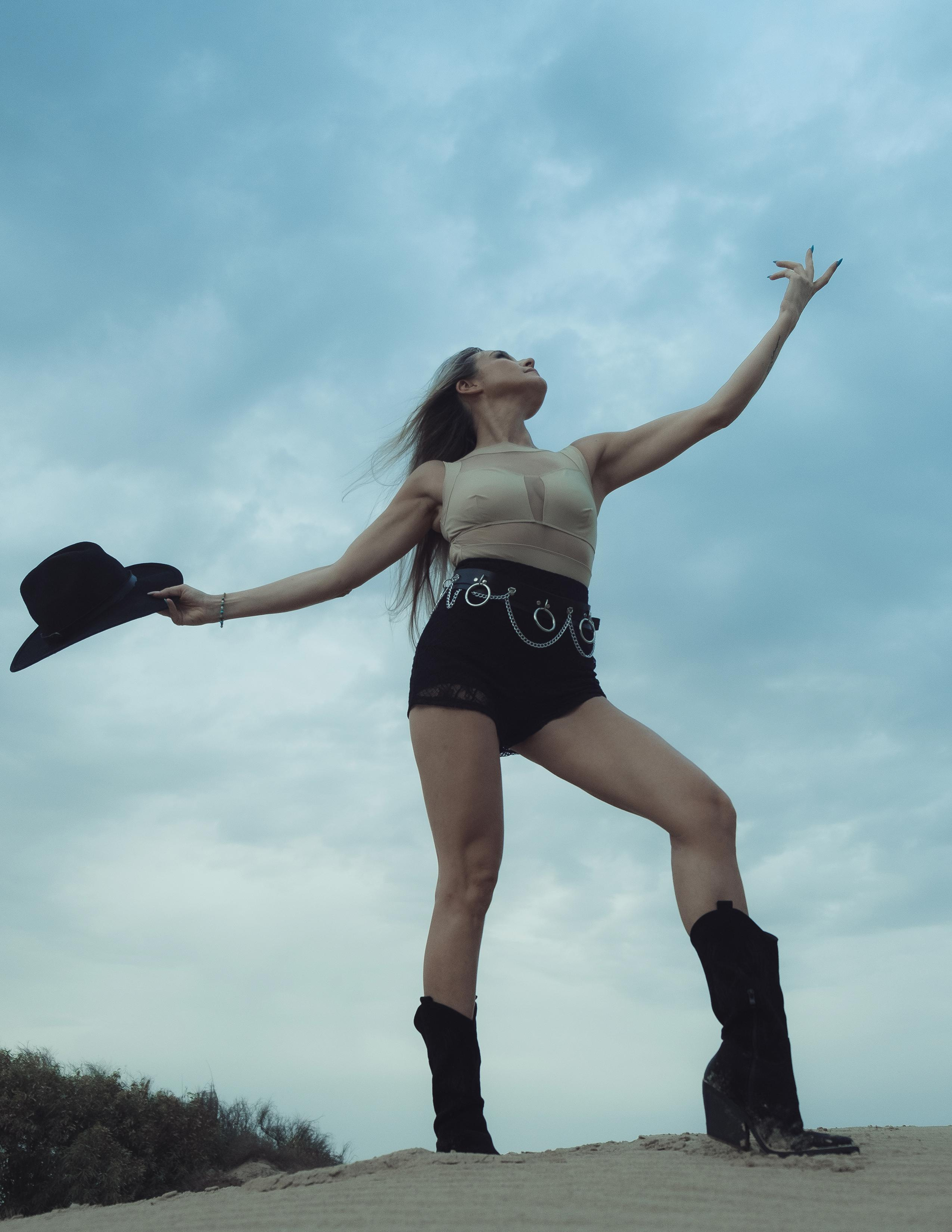 Westworld: Атмосферная фотосессия на пляже