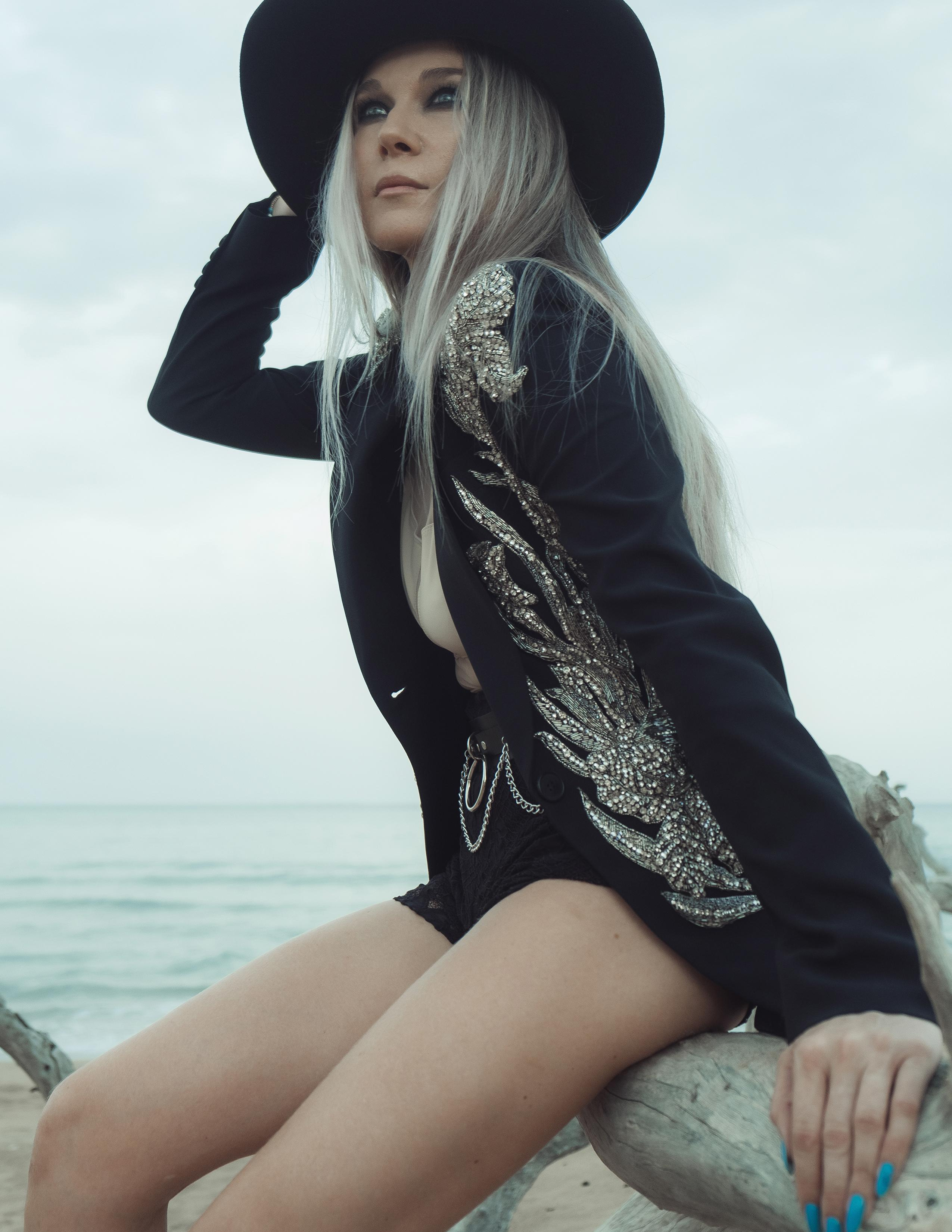 Westworld: Атмосферная фотосессия на пляже