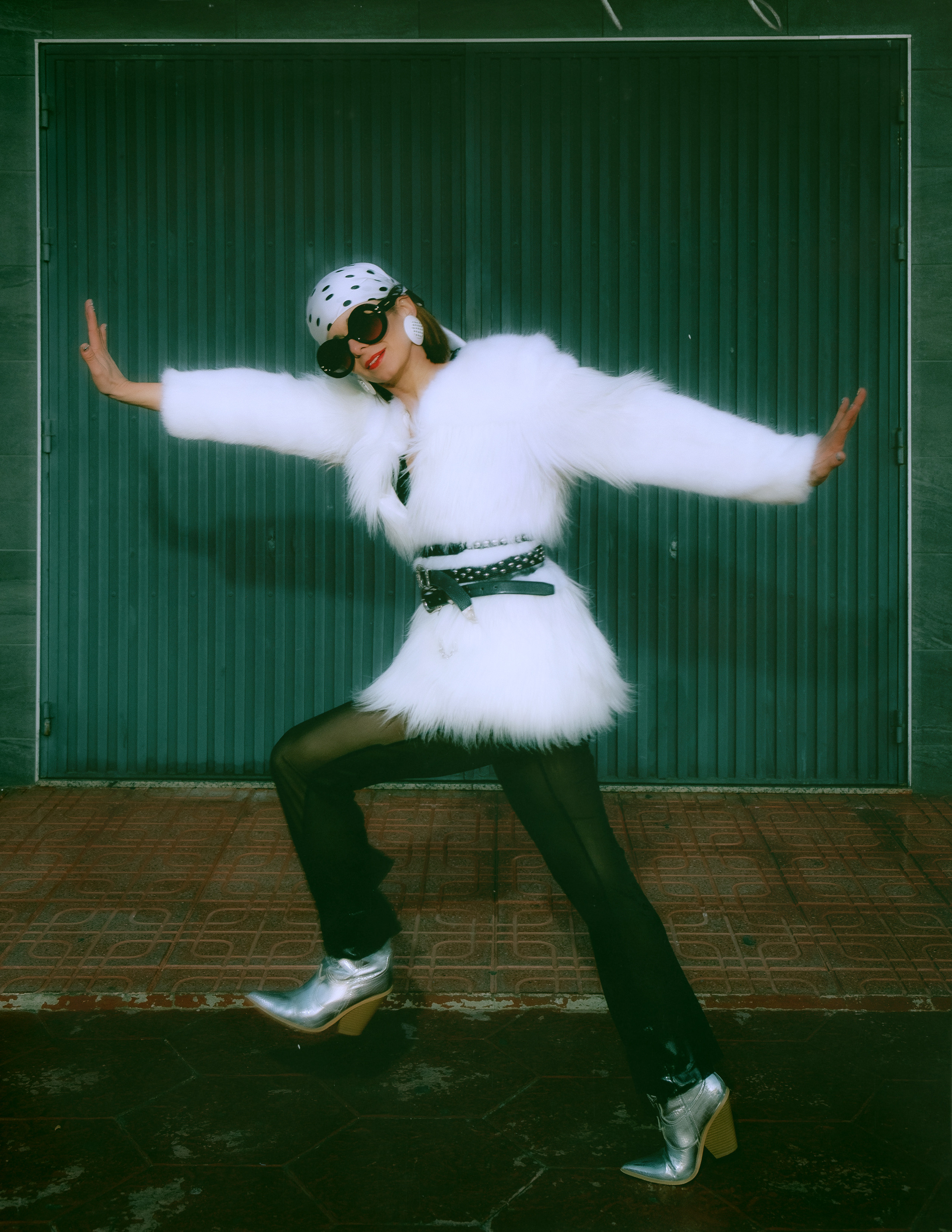 Стрит фэшн фотосессия в промышленной части Торревьехи, Аликантe | Фэшн фотограф Испания