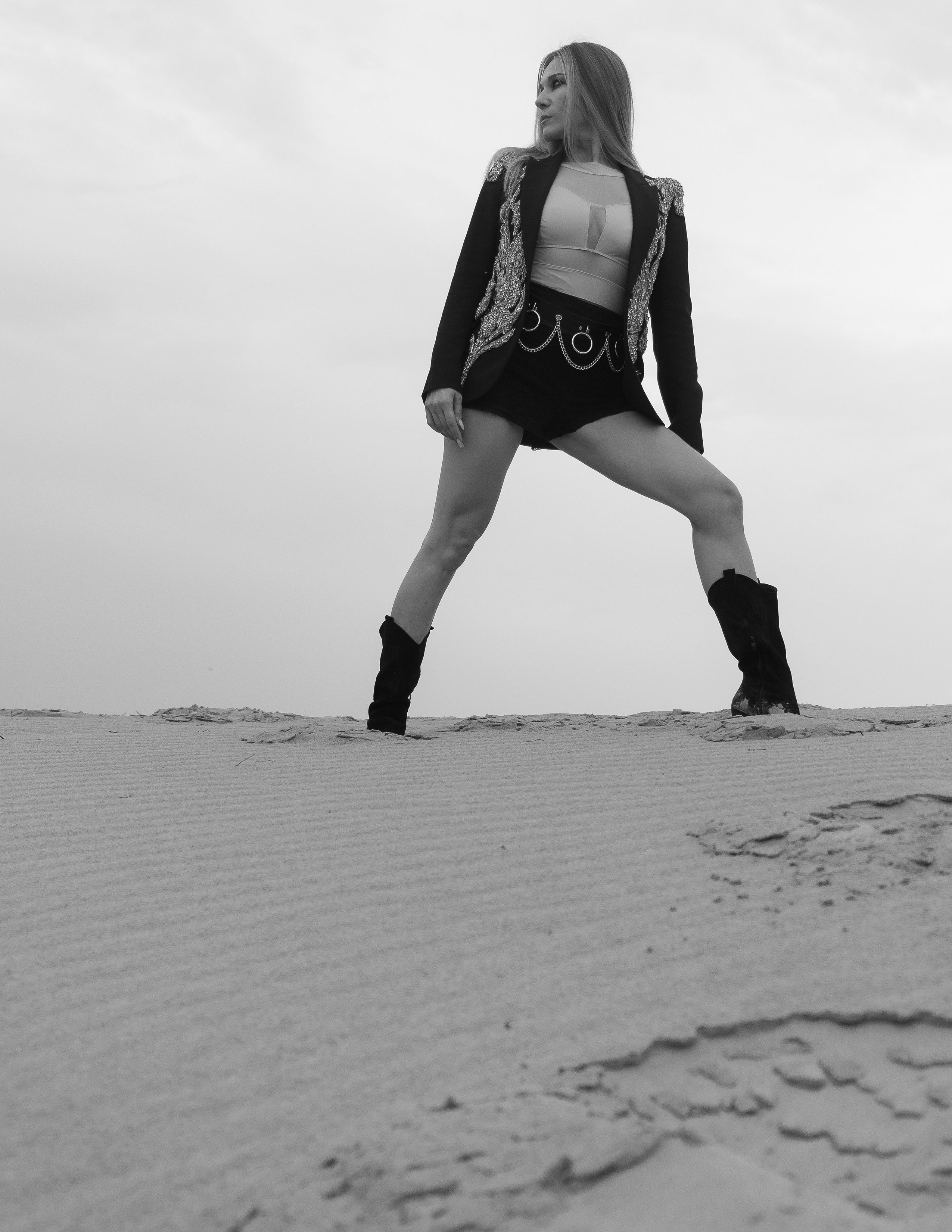 Westworld: Атмосферная фотосессия на пляже