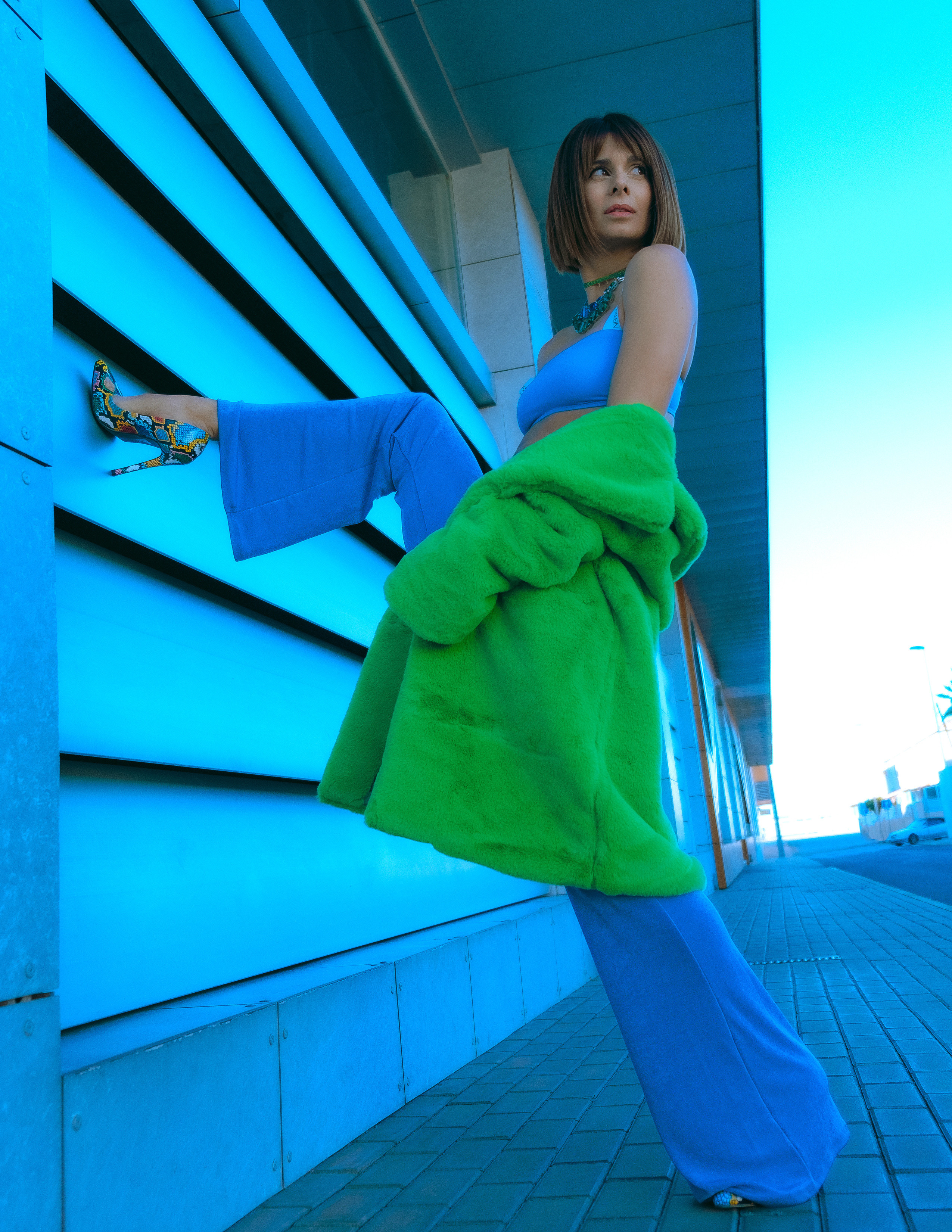 Стрит фэшн фотосессия в промышленной части Торревьехи, Аликантe | Фэшн фотограф Испания