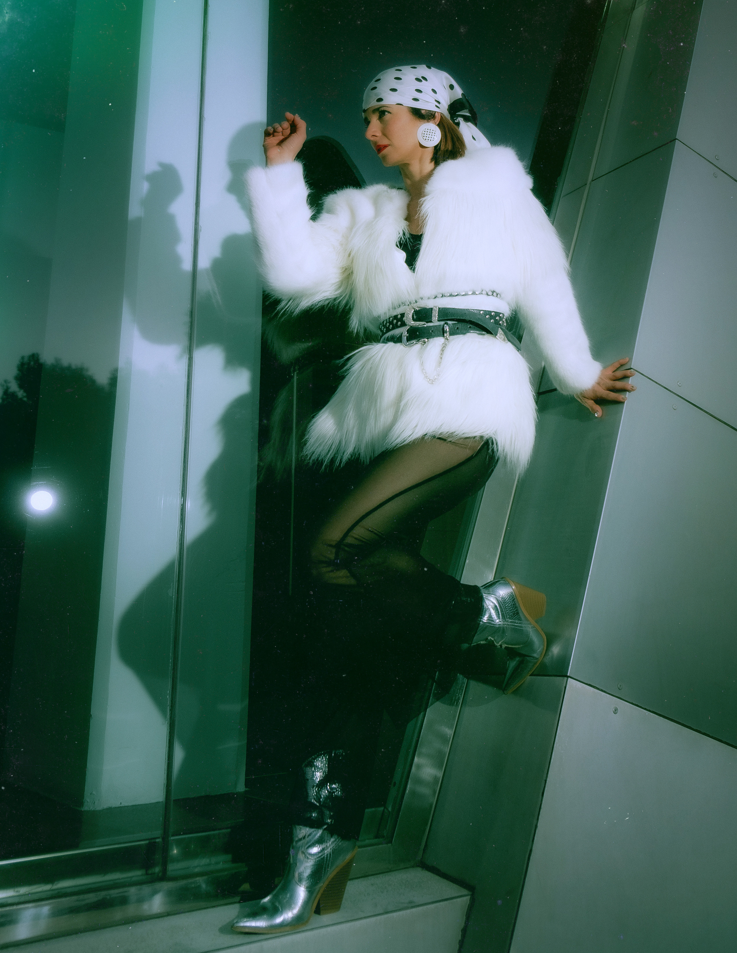 Стрит фэшн фотосессия в промышленной части Торревьехи, Аликантe | Фэшн фотограф Испания