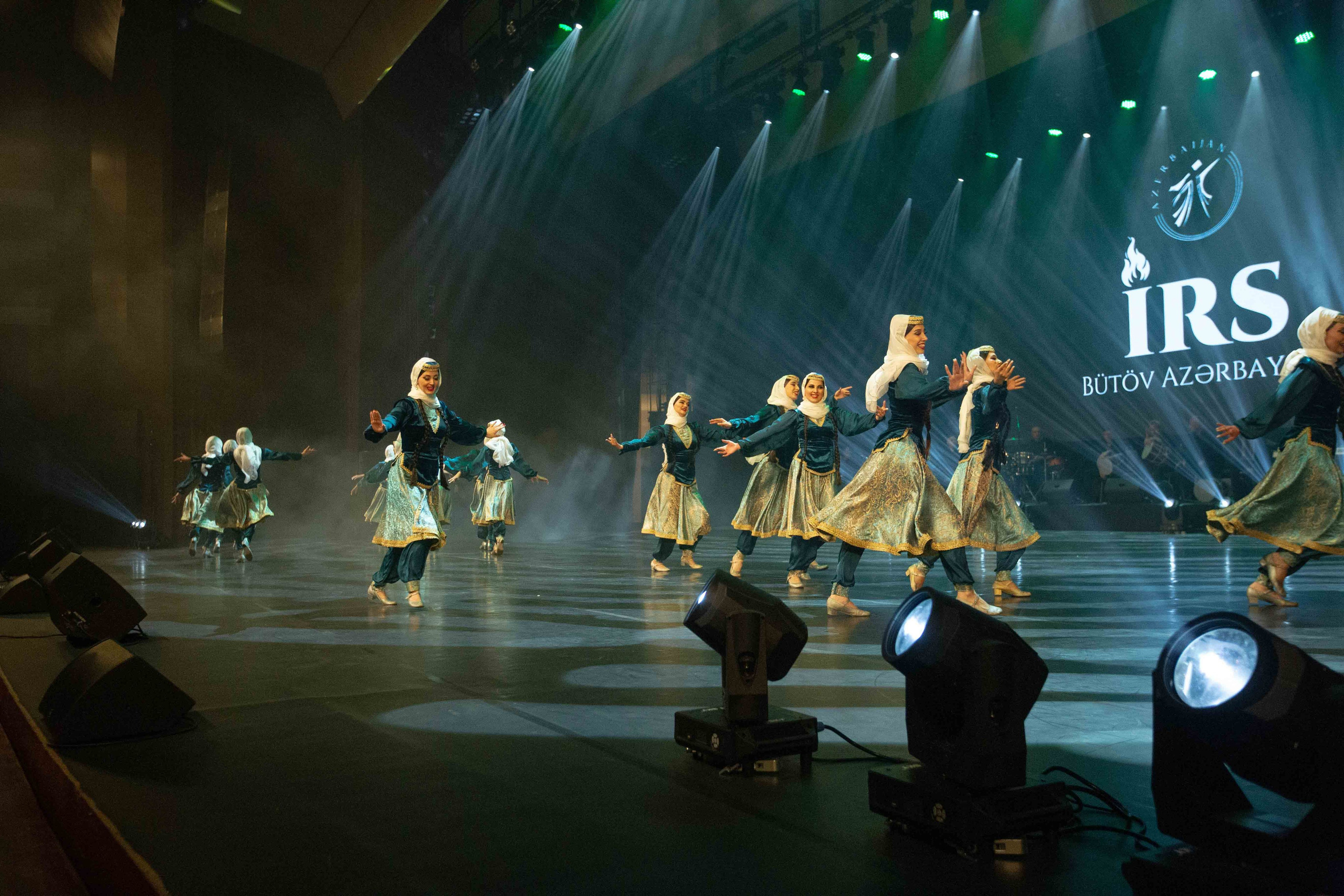 STATE DANCE ENSEMBLE. Wedding&Event photographer Ismail Rzayev in Baku