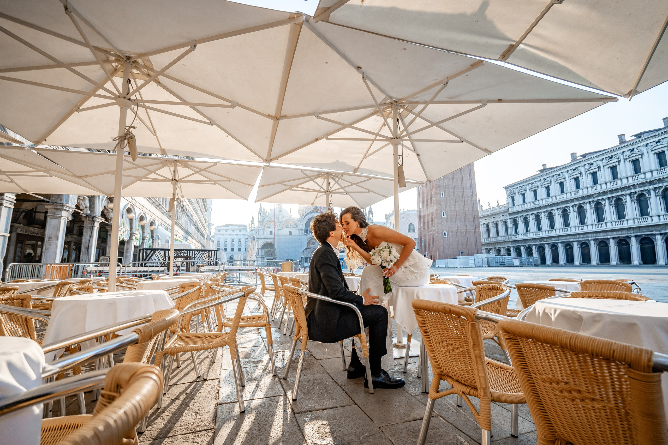 Hochzeits- und Reportagefotograf für München, Regensburg, Deutschland RED LINE Media