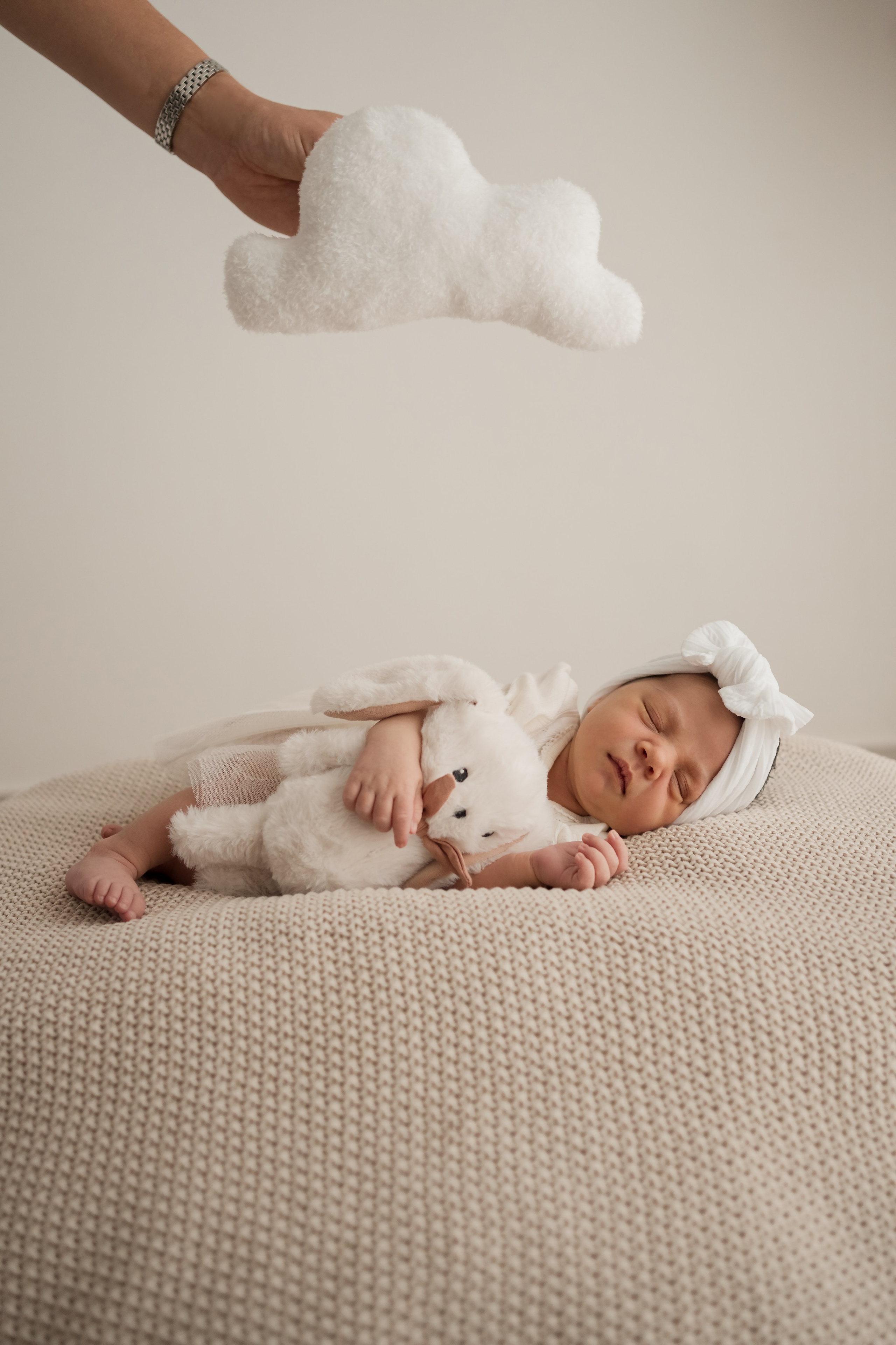 Sweet first days. Angela Iakovleva — Family Photographer in Dubai