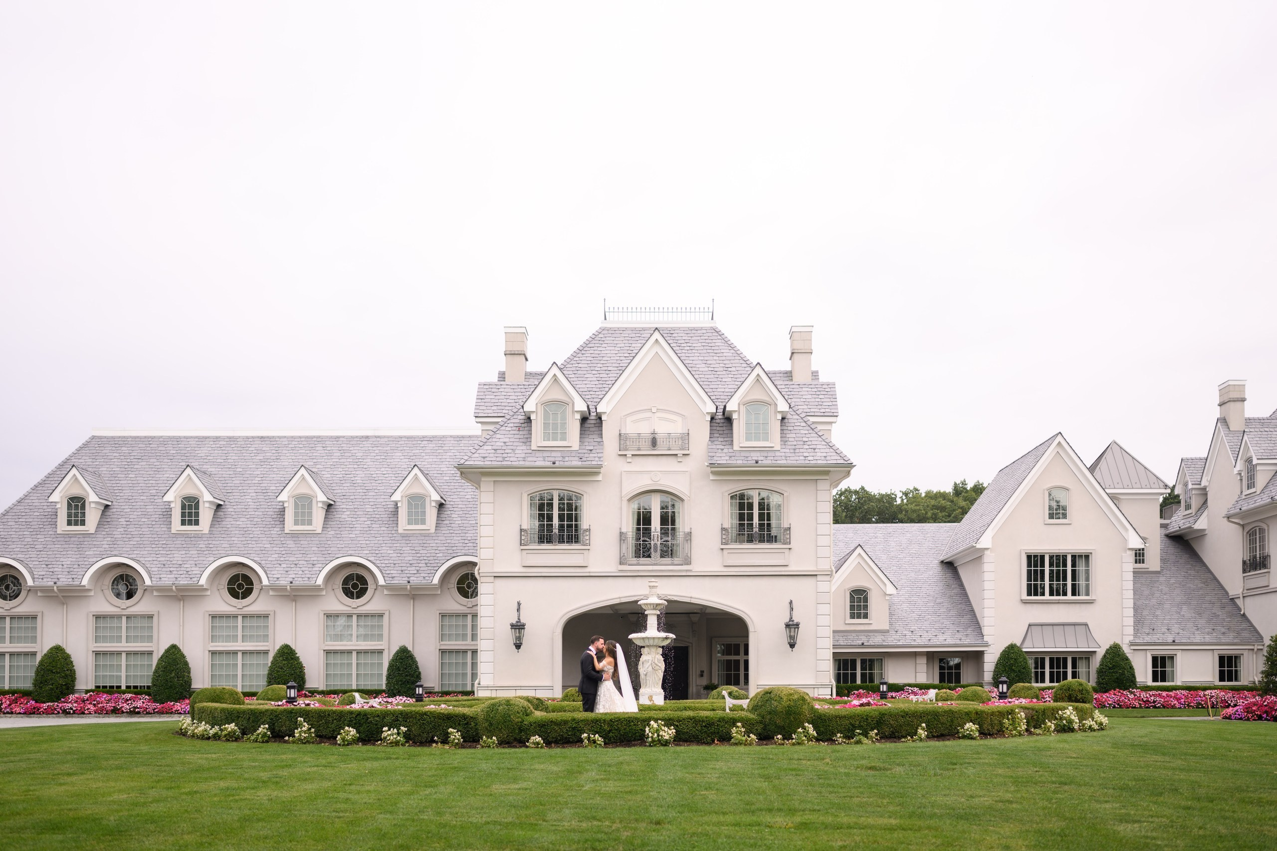 Arianeh & Michael, Park Chateau. Wedding Photo & Video