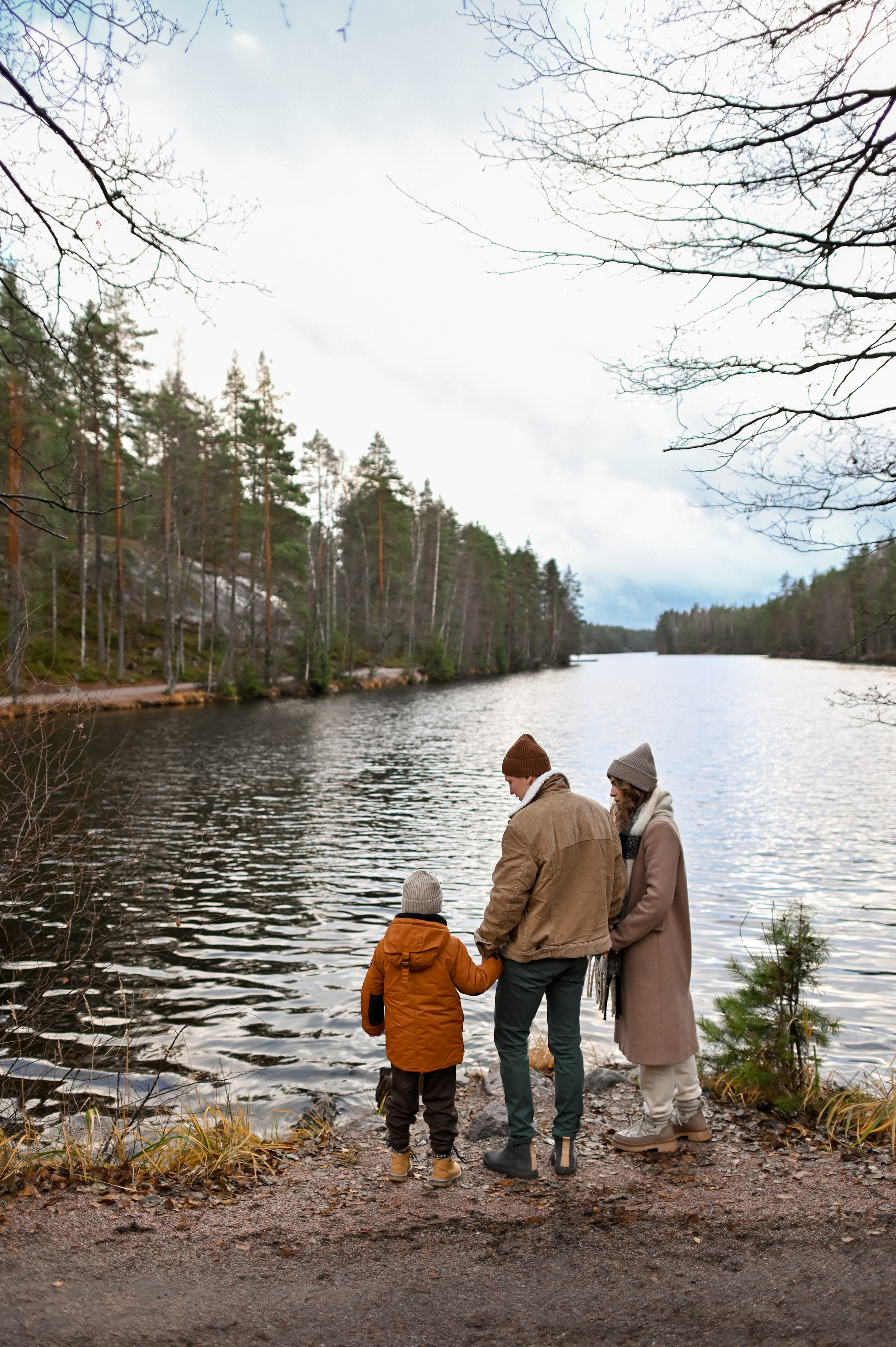 Пикник у озера. Детский и семейный фотограф в финляндии дина пулкка. контент фотограф