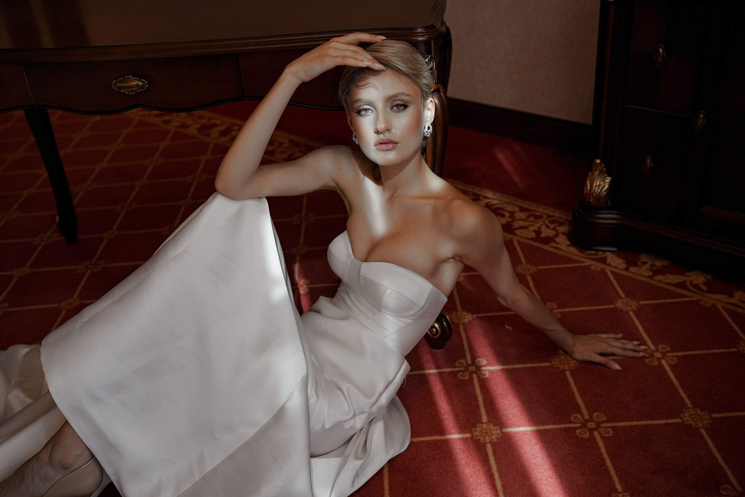 Николь Амир