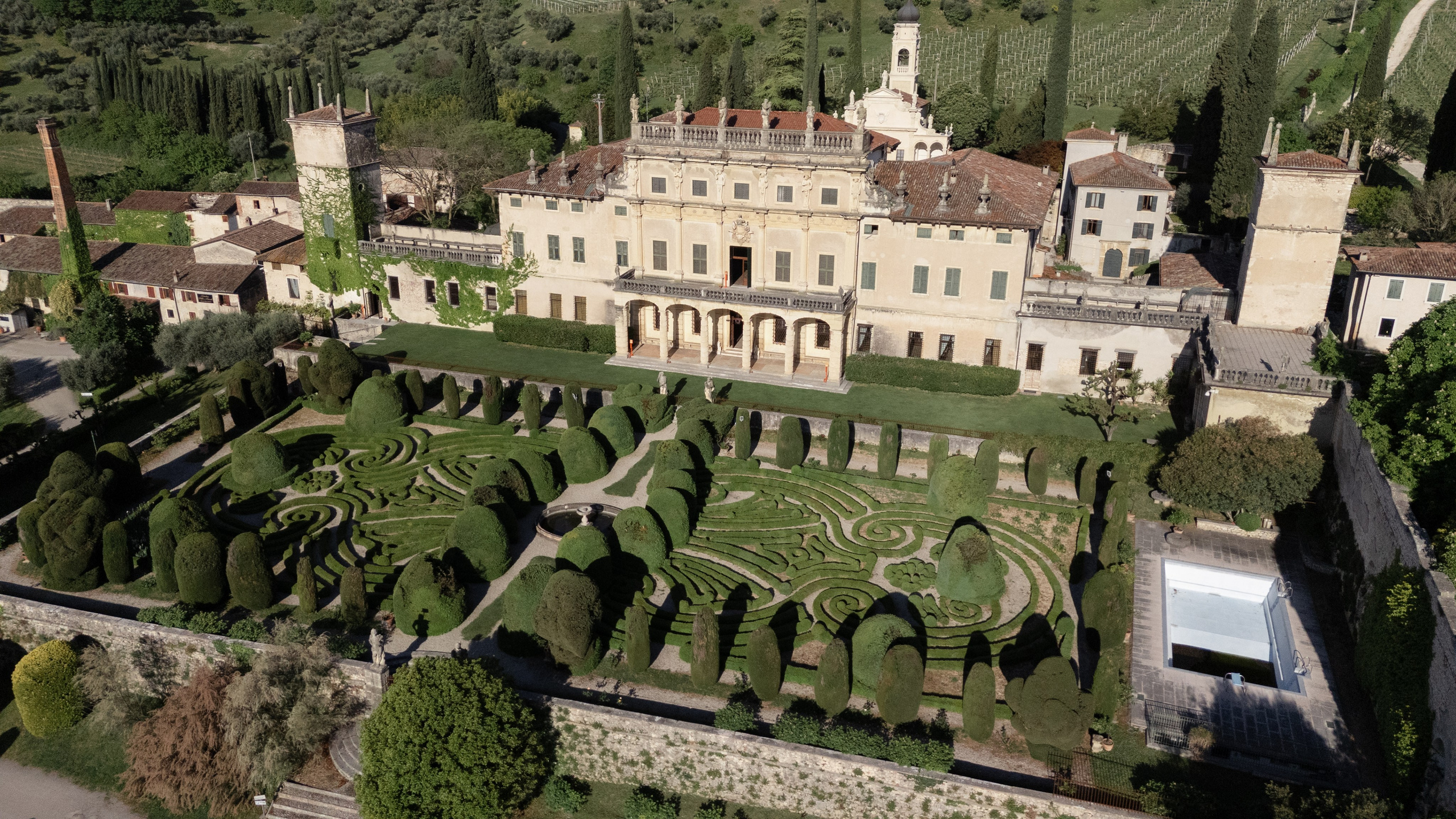Destination Wedding in Villa Arvedi | Simon & Dari
