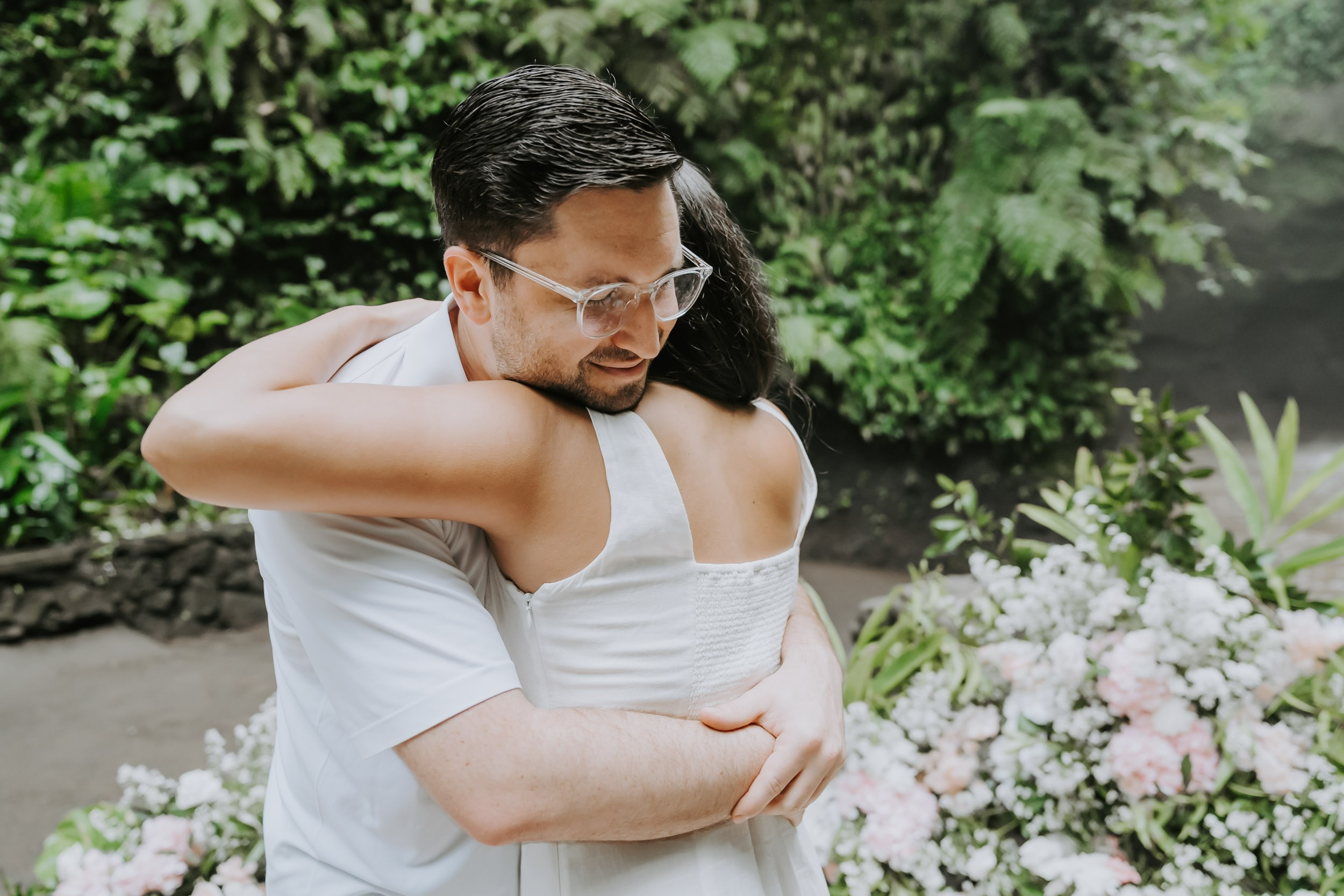 Marriage Proposal. Female Photographer in Bali