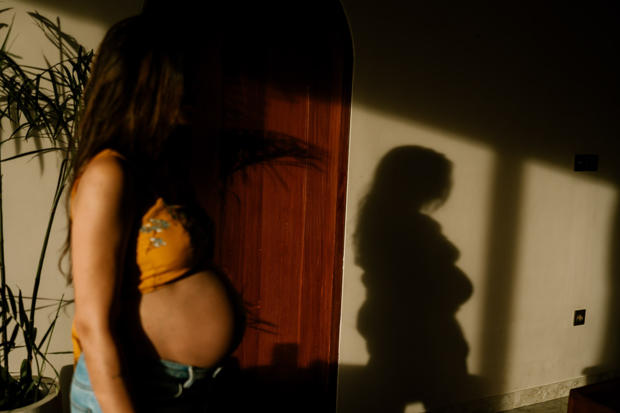 LARISSA & SJUUL MATERNITY. Female Photographer in Bali