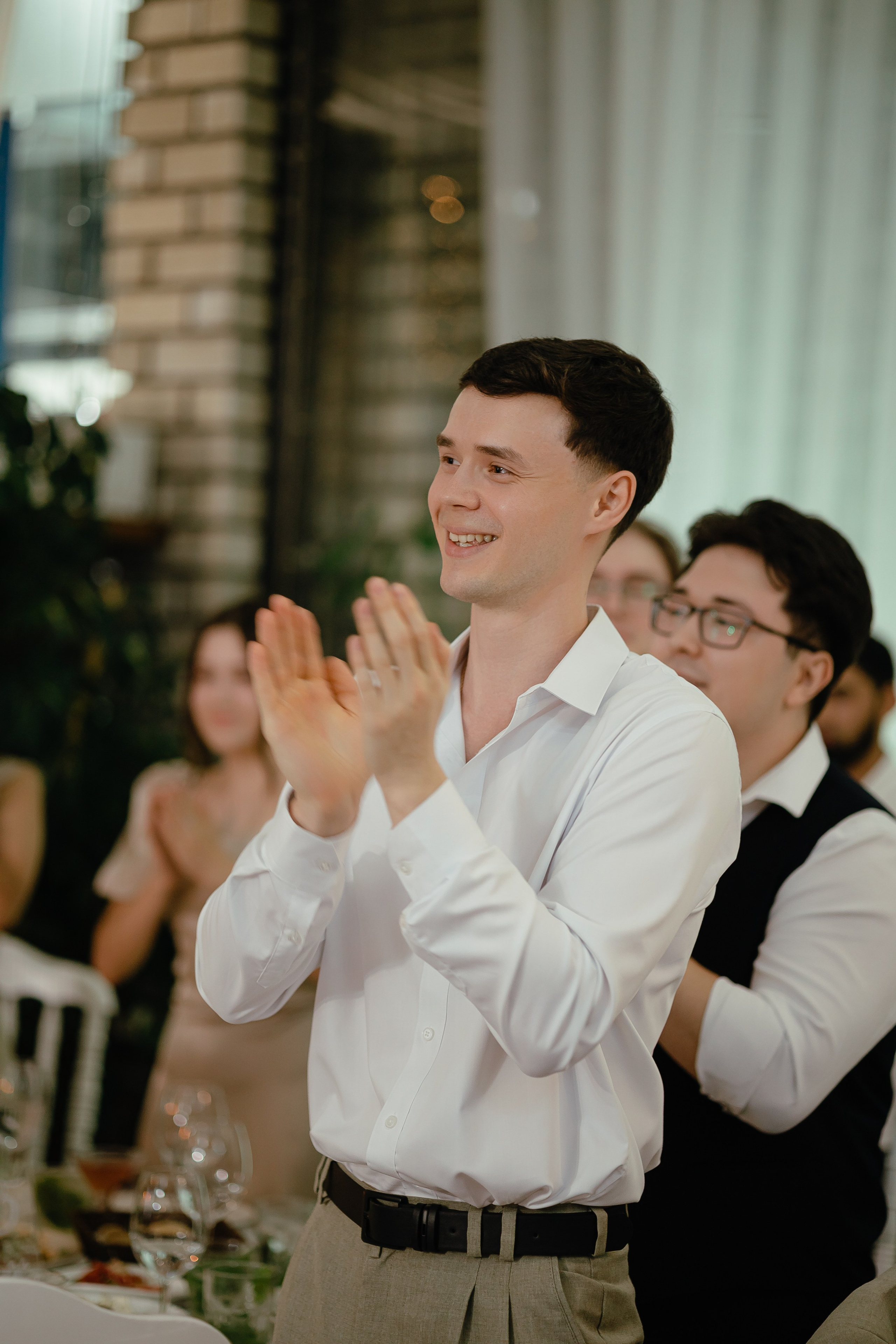 Thomas & Suyumbika. Главная