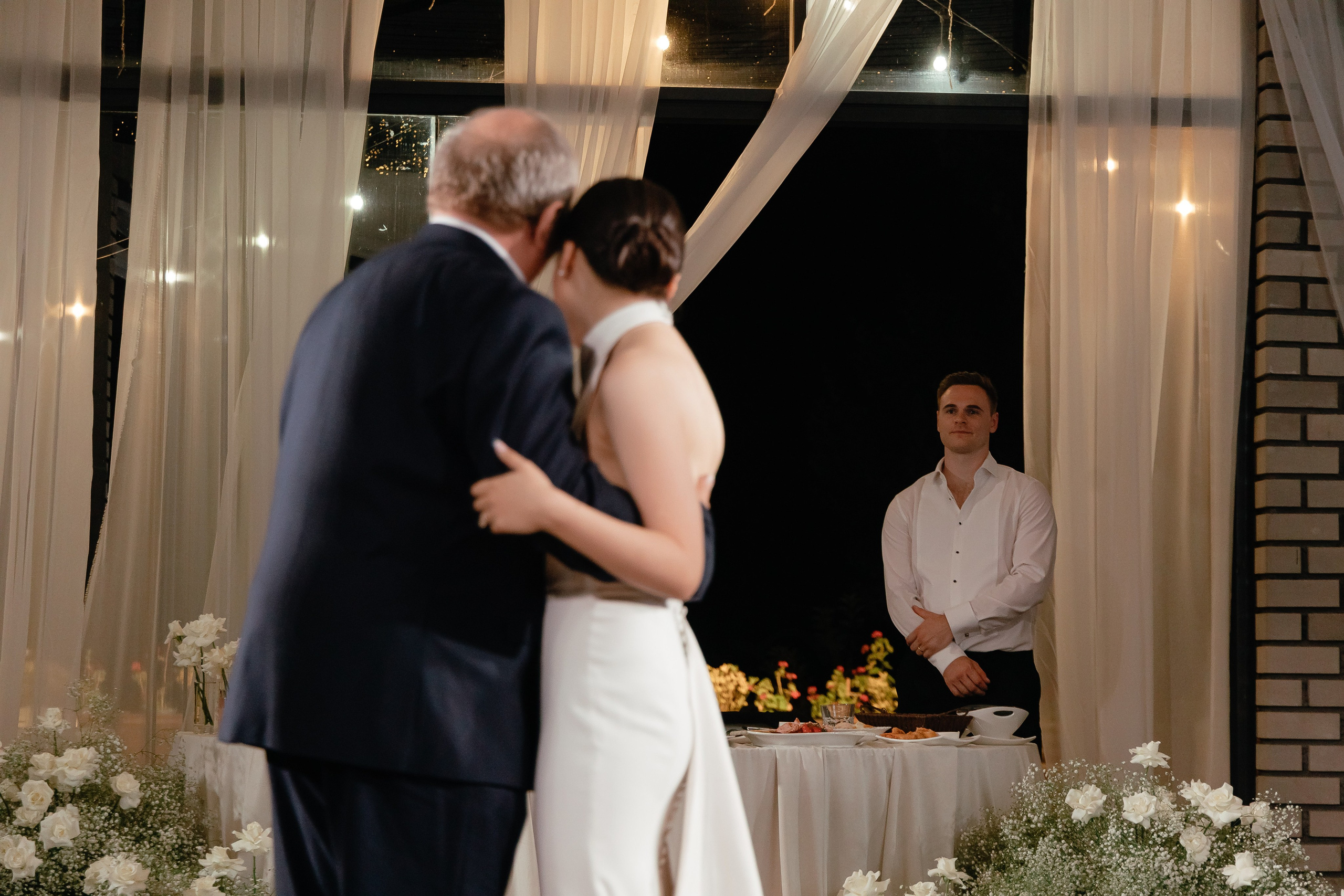 Thomas & Suyumbika. Главная