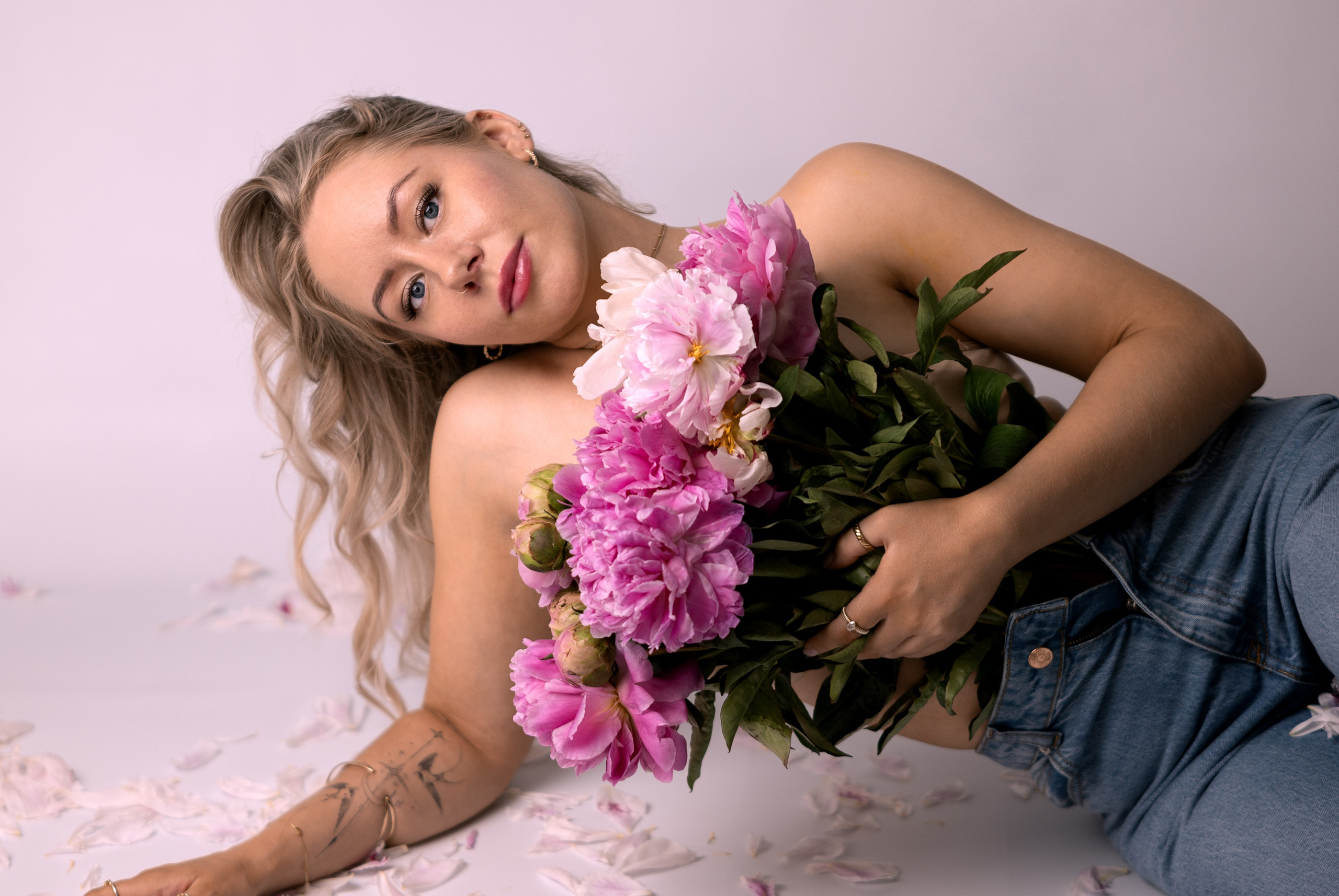 Julia. Women’s photographer in Coventry, UK. Boudoir and portraits are my focus; I also capture couples, mini weddings, maternity & newborns