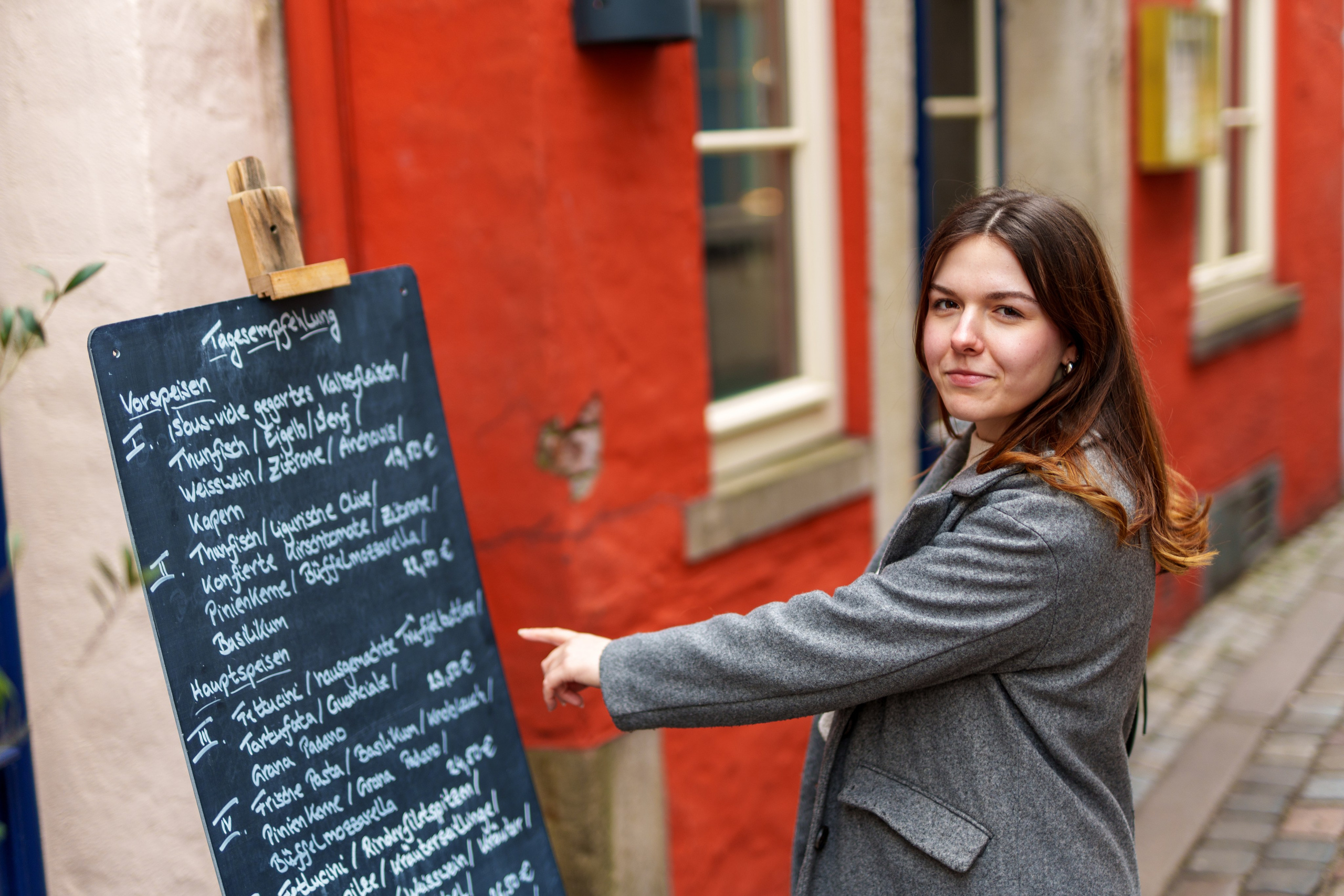 Bremen’s historic city center w/ Lucy. URBANSTREETFILES.ART