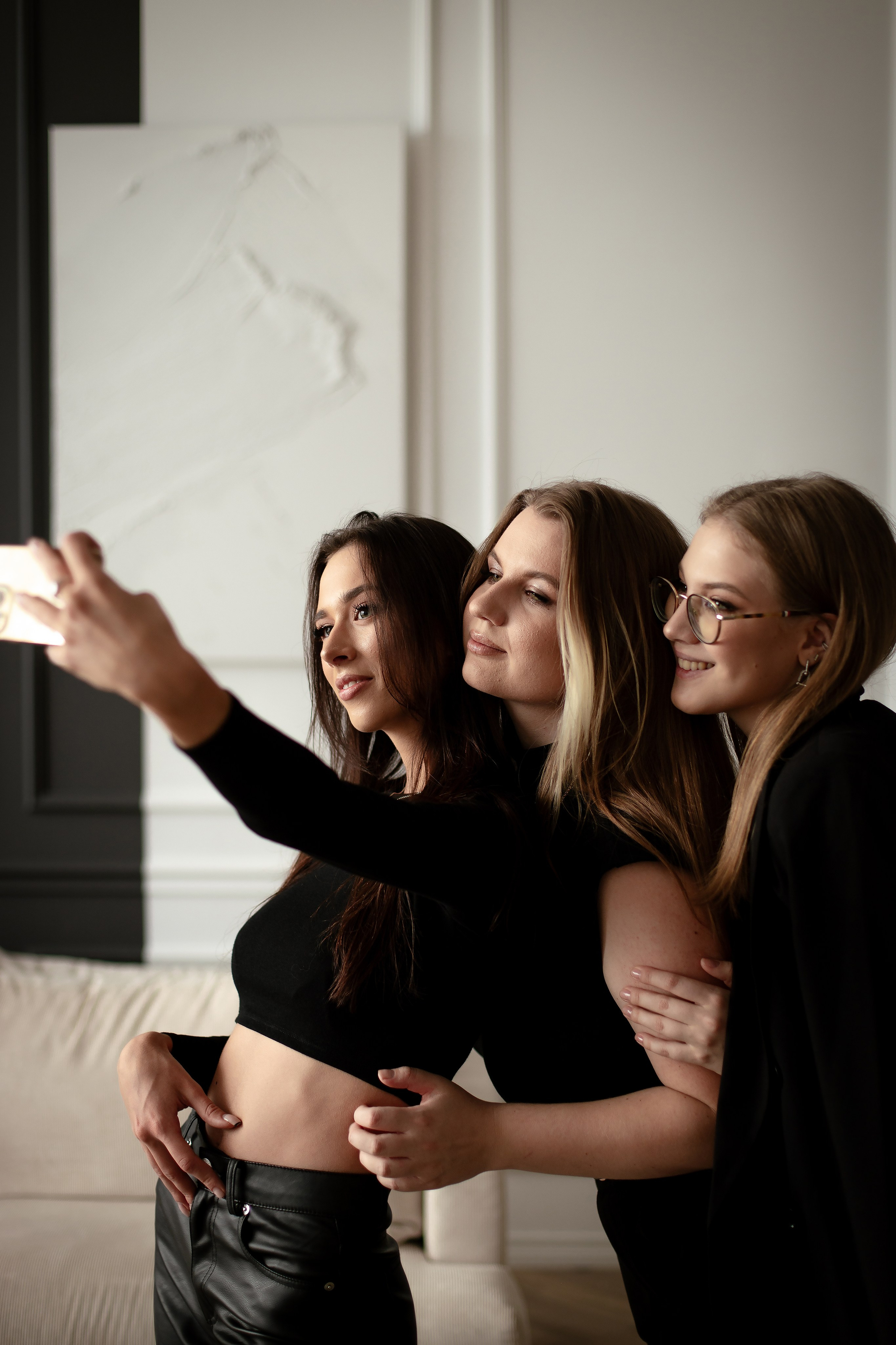 Аня, Катя и Арина. Главная