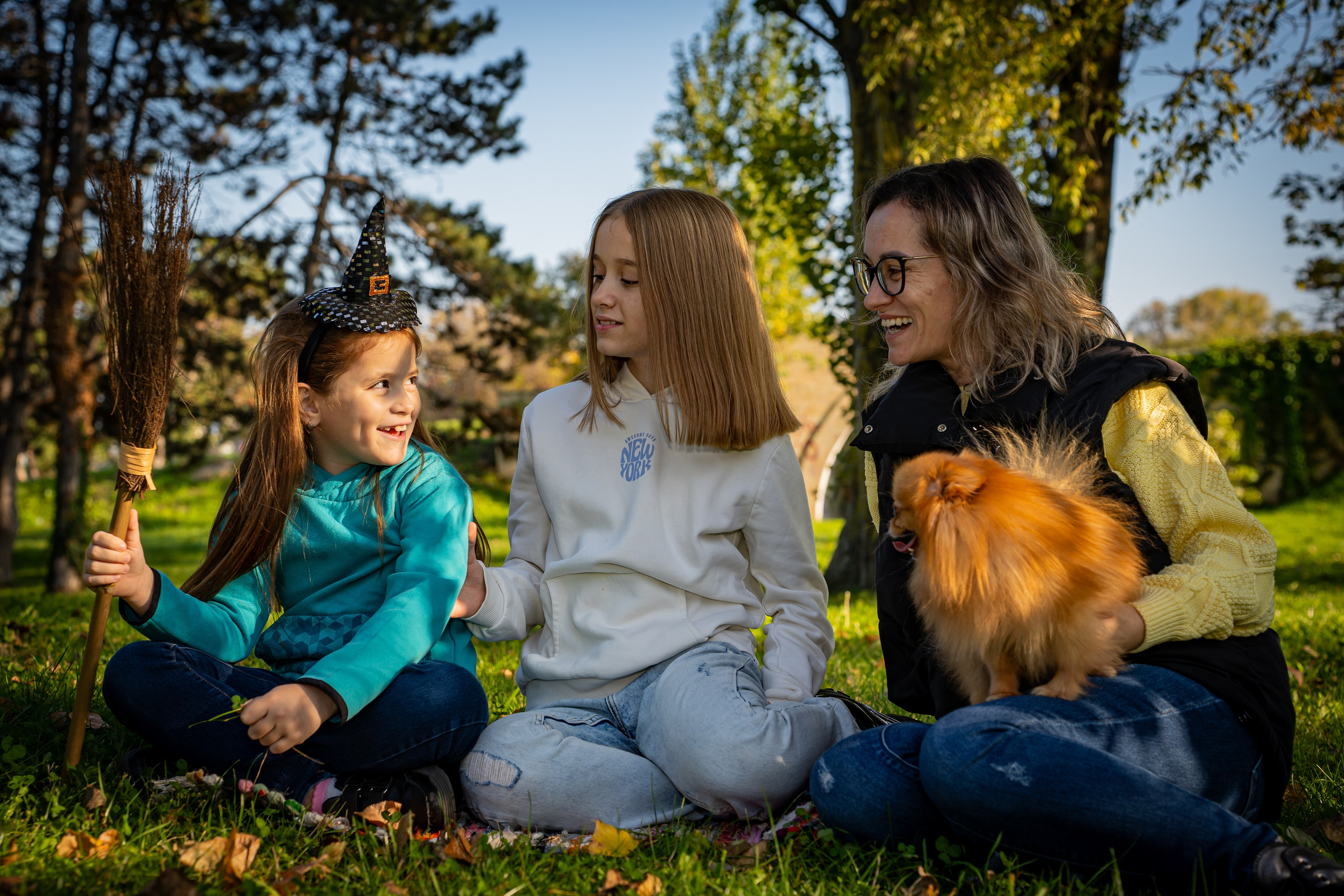 Sara & Clara Haloween. Adelinne