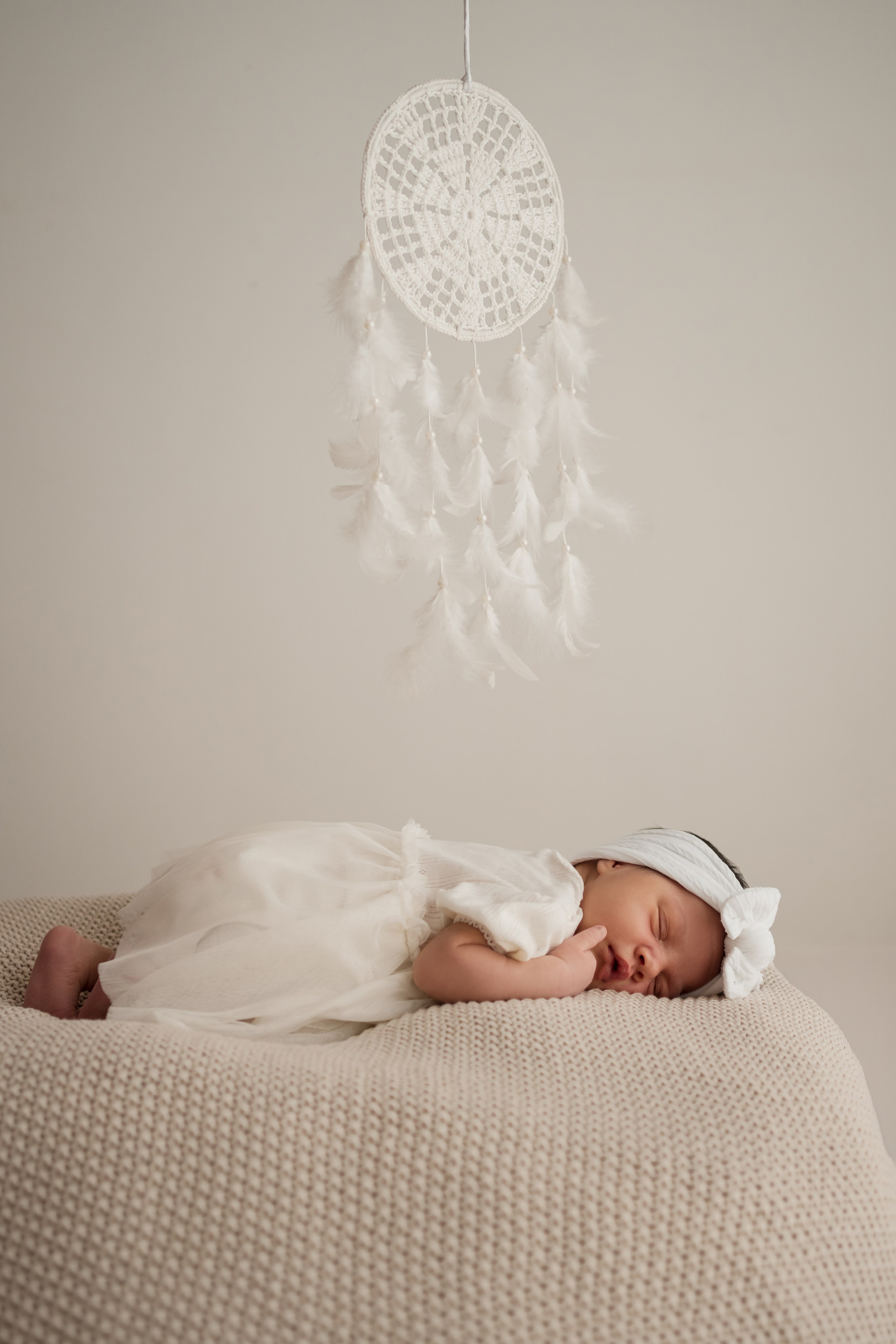 Sweet first days. Angela Iakovleva — Family Photographer in Dubai
