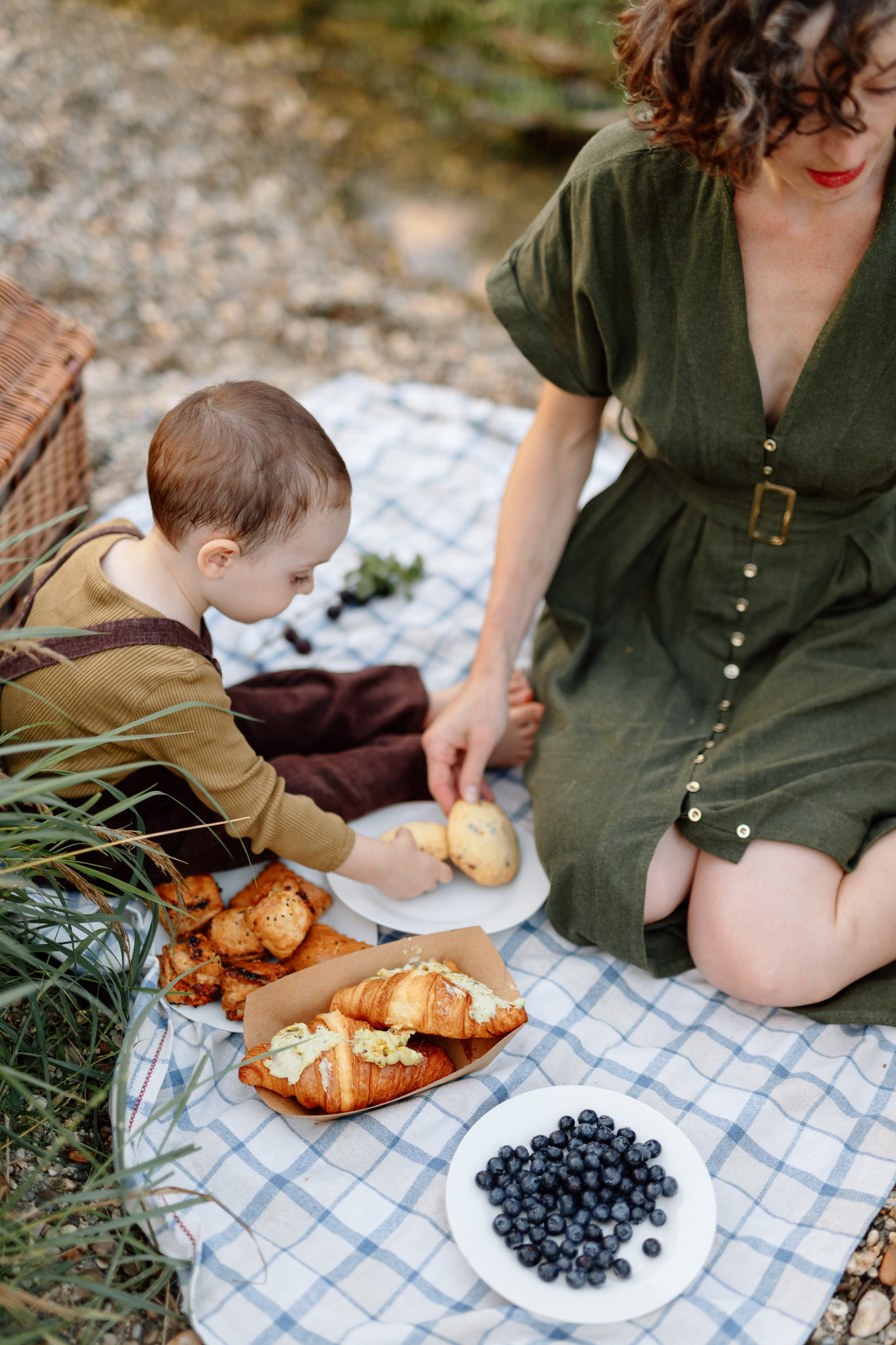 Cristina, George & Ian — Family. Main