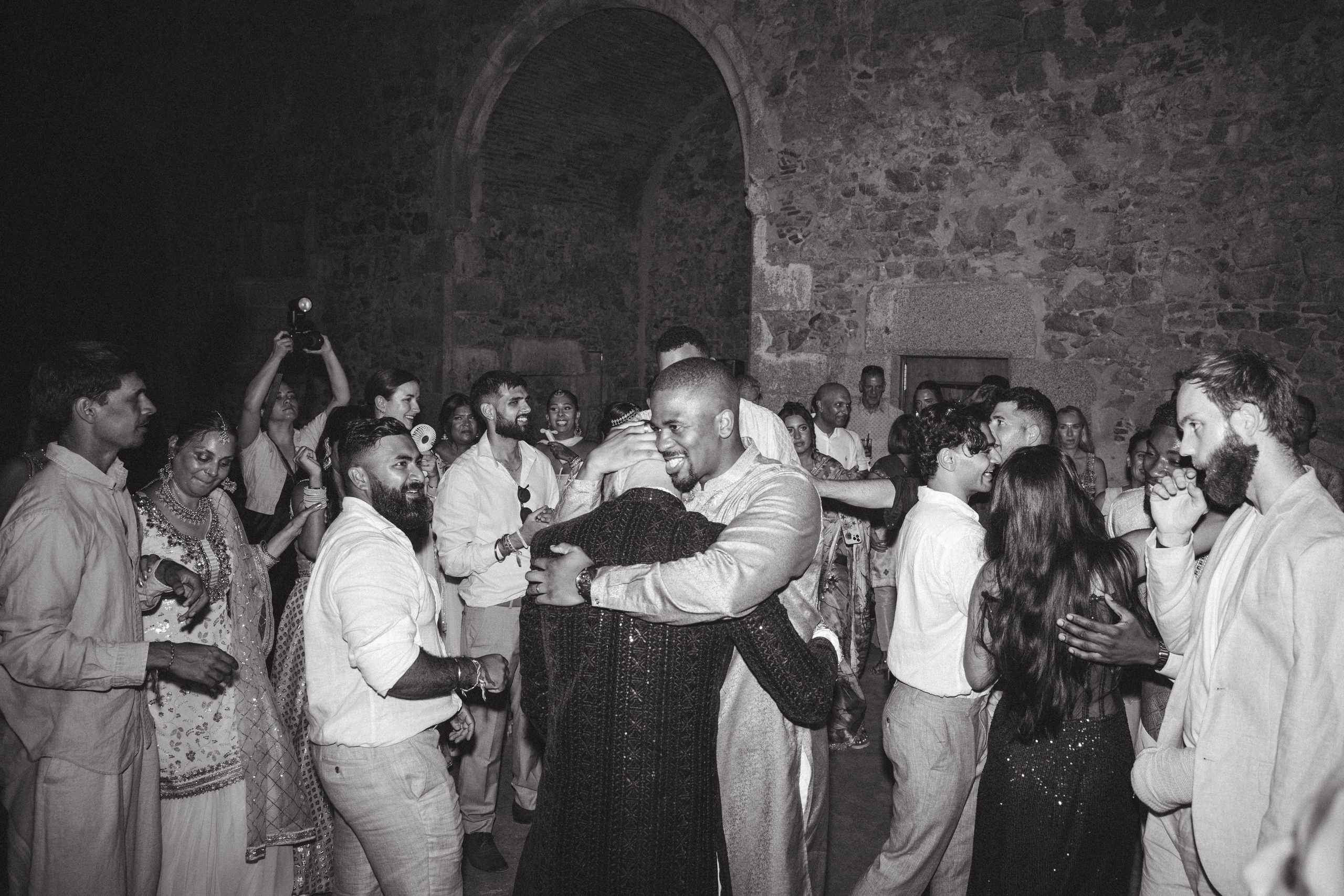 Patrik & Naomi. Monestir Sant Salvi. Paola wedding photographer / videographer in Barcelona