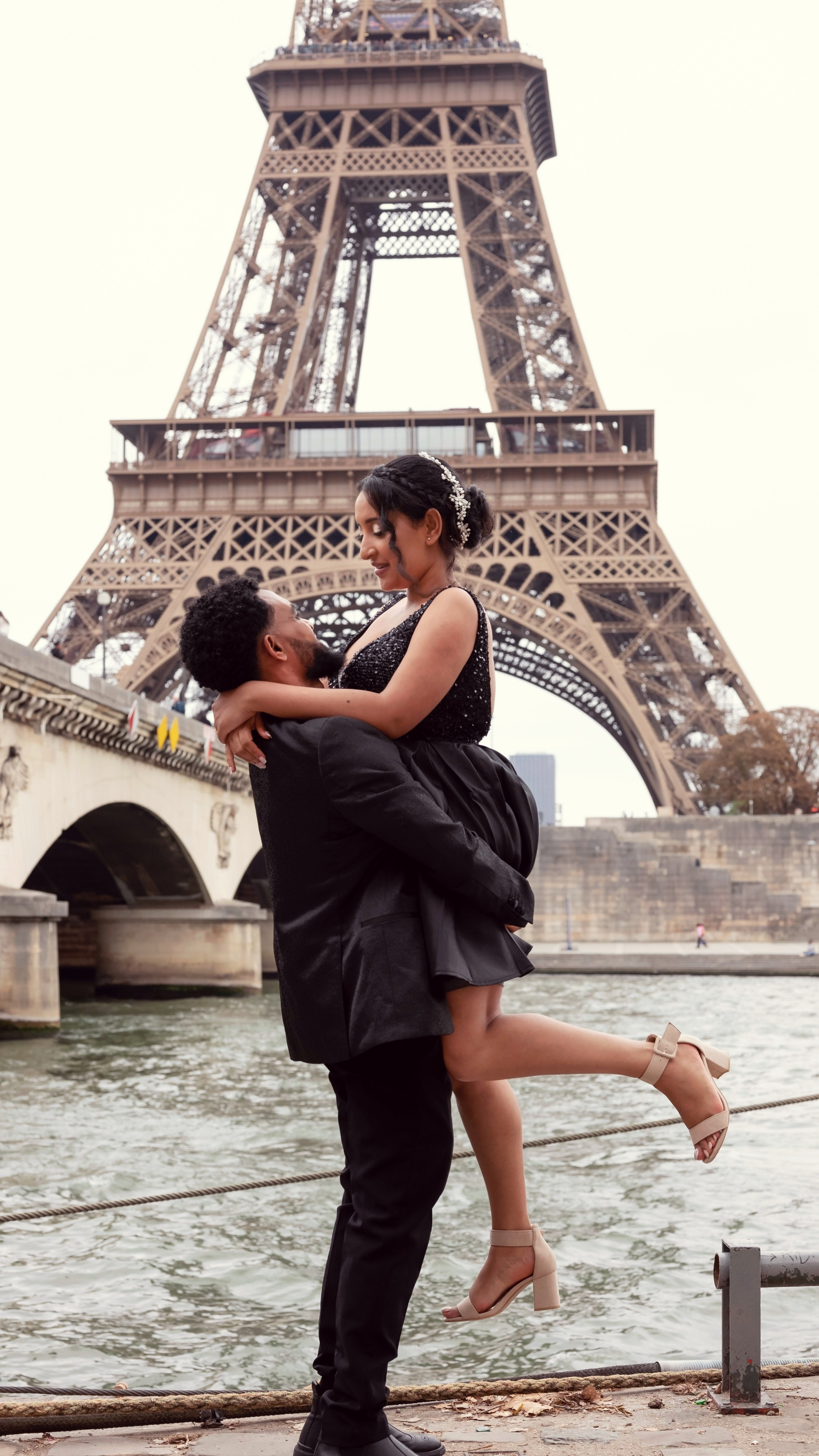 Wedding and proposal photoshoot in Paris. Alina Tagzieva- a photograper in Paris