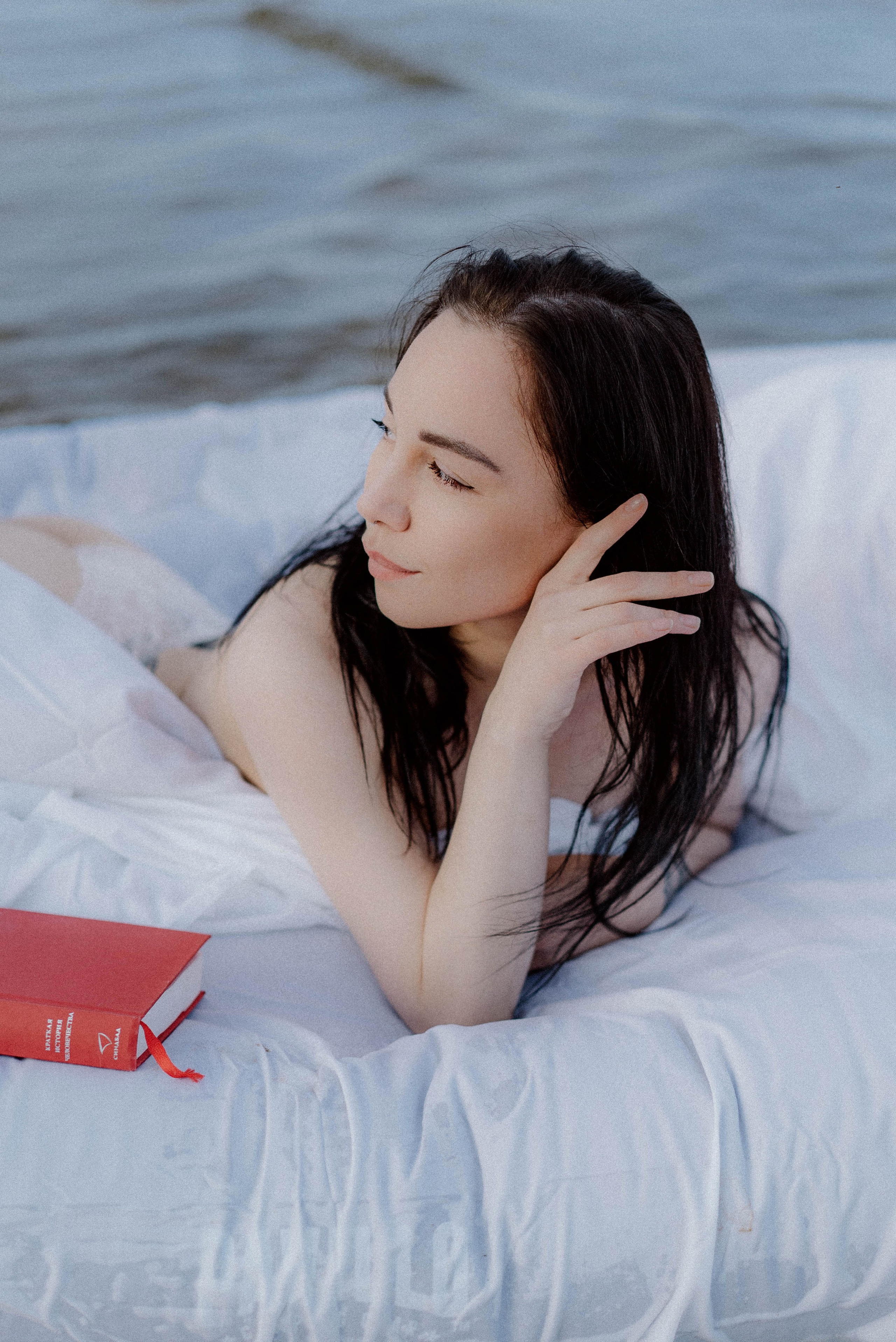 Bed in water. Videographer and photographer in New York // MAKAROV.VIDEO