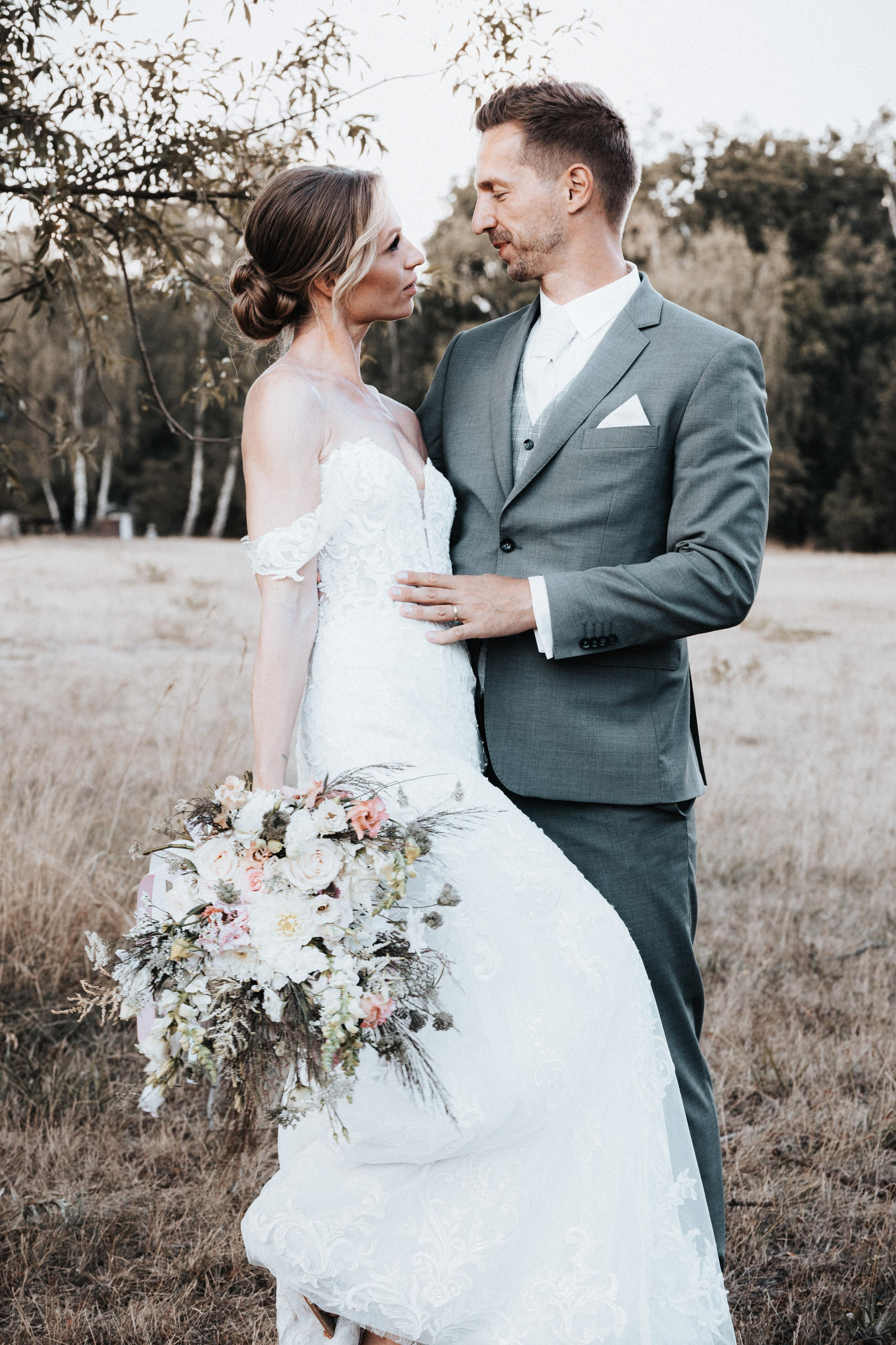 Dana Lišková - Wedding and couple photographer Prague - Wedding photographer Prague - Couple photography - Wedding portraits