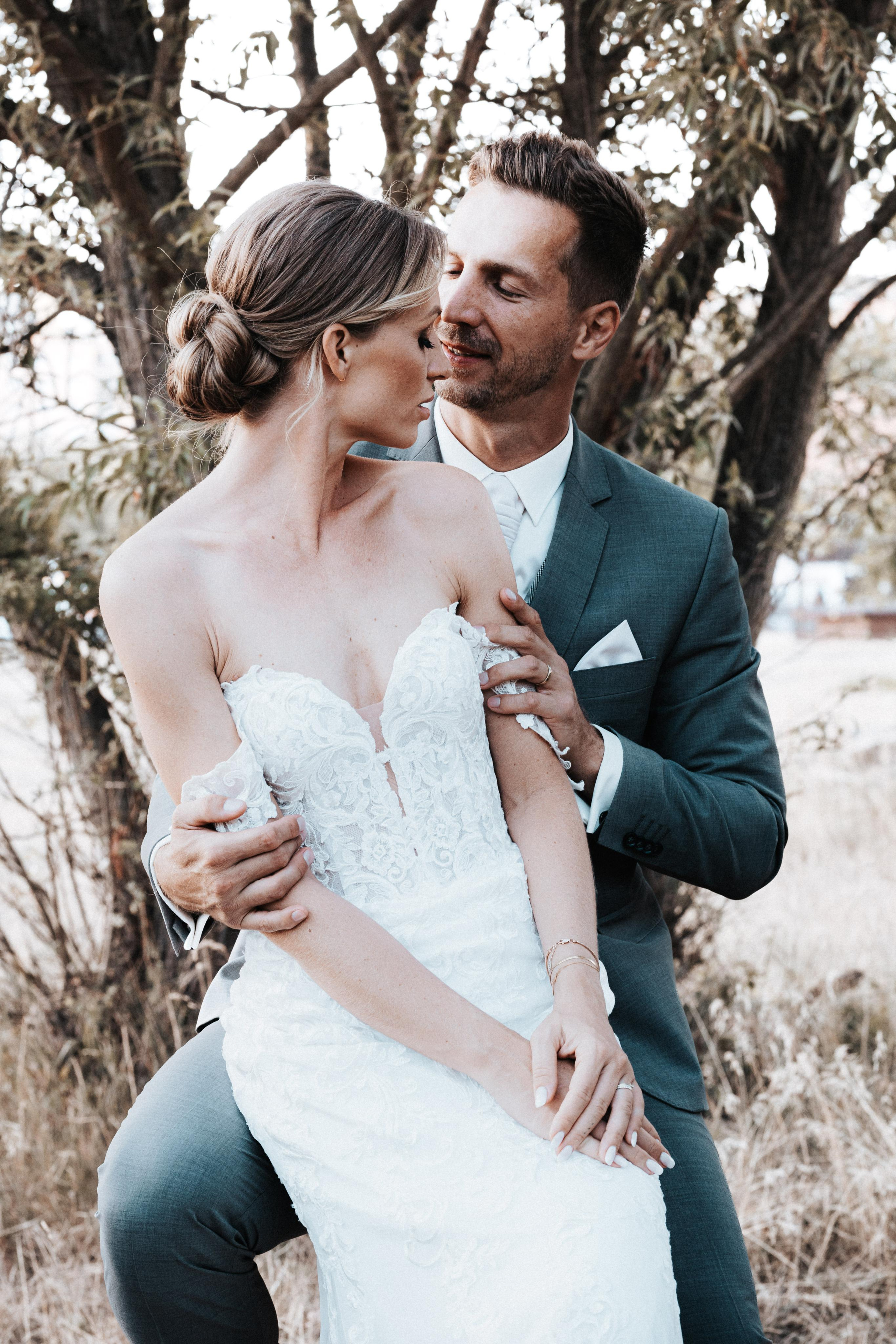 Dana Lišková - Wedding and couple photographer Prague - Wedding photographer Prague - Couple photography - Wedding portraits