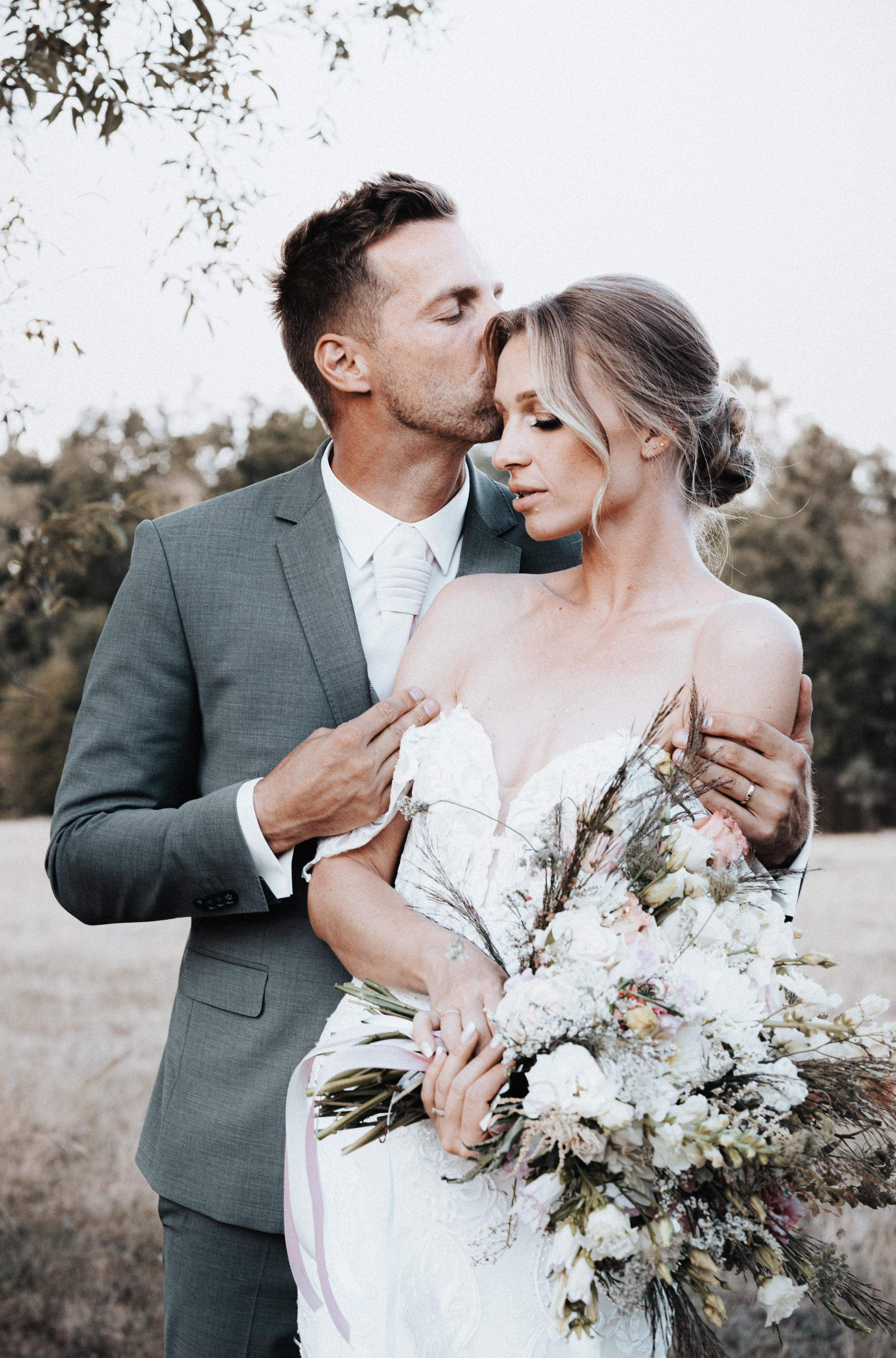 Dana Lišková - Wedding and couple photographer Prague - Wedding photographer Prague - Couple photography - Wedding portraits