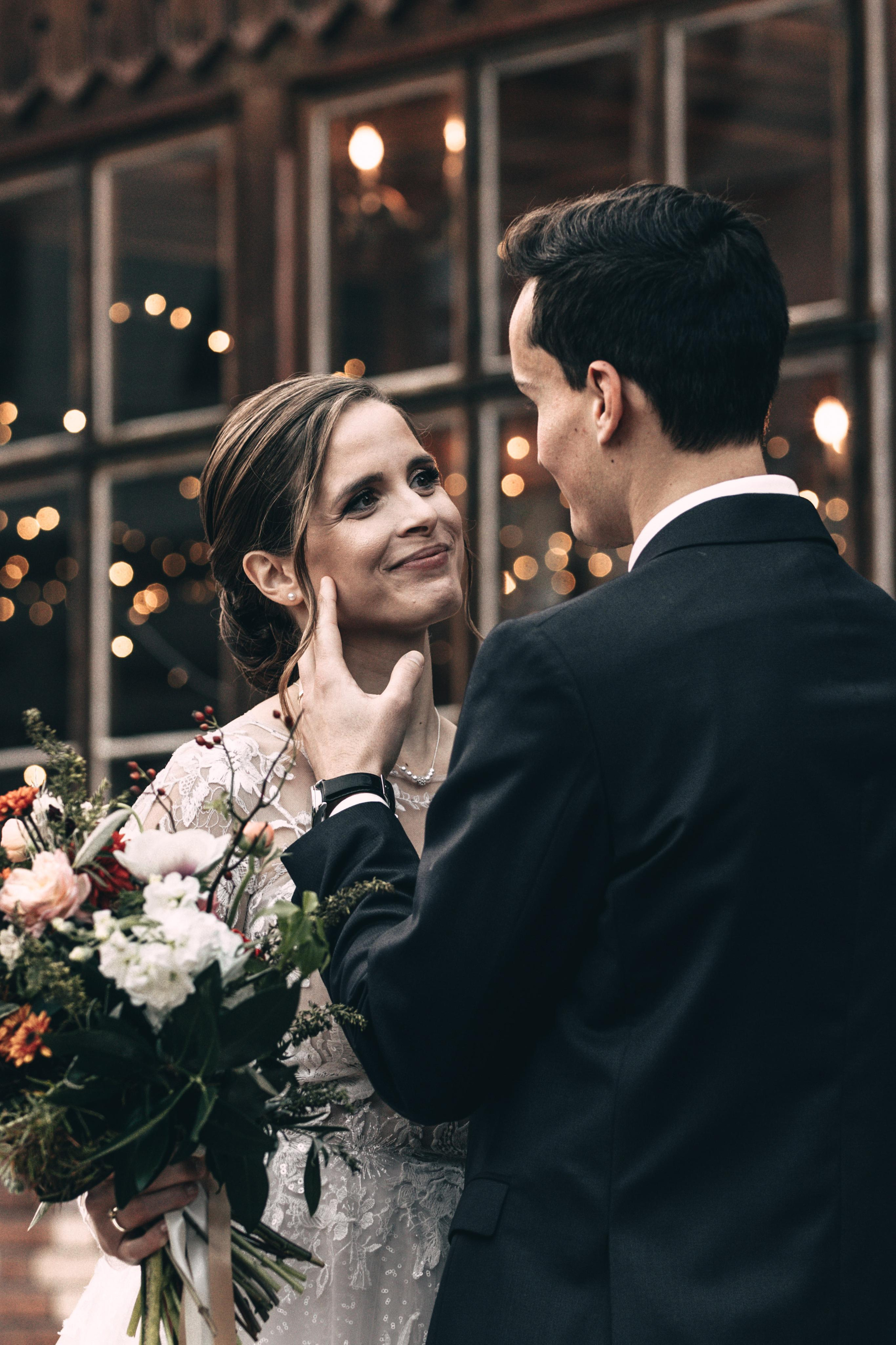 Dana Lišková - Wedding and couple photographer Prague - Wedding photographer Prague - Couple photography - Wedding portraits